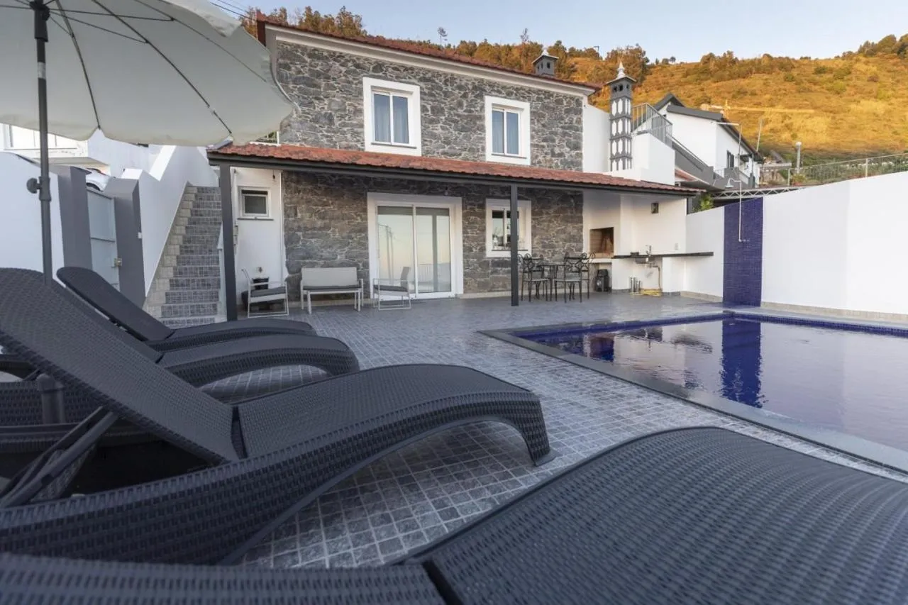 Stay in our cozy and wonderful Casa da Rosinha