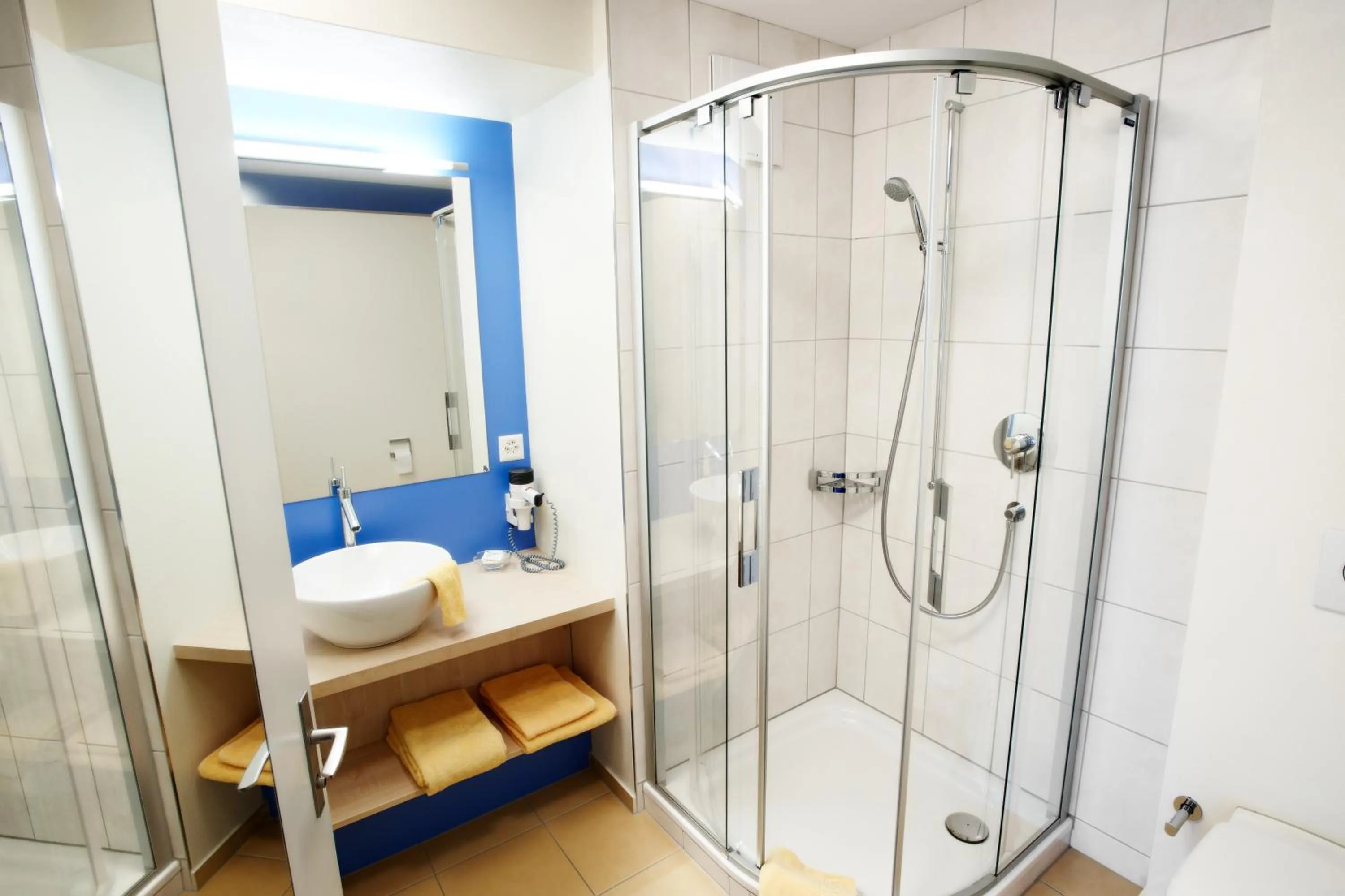 Shower in Hotel Kreuz