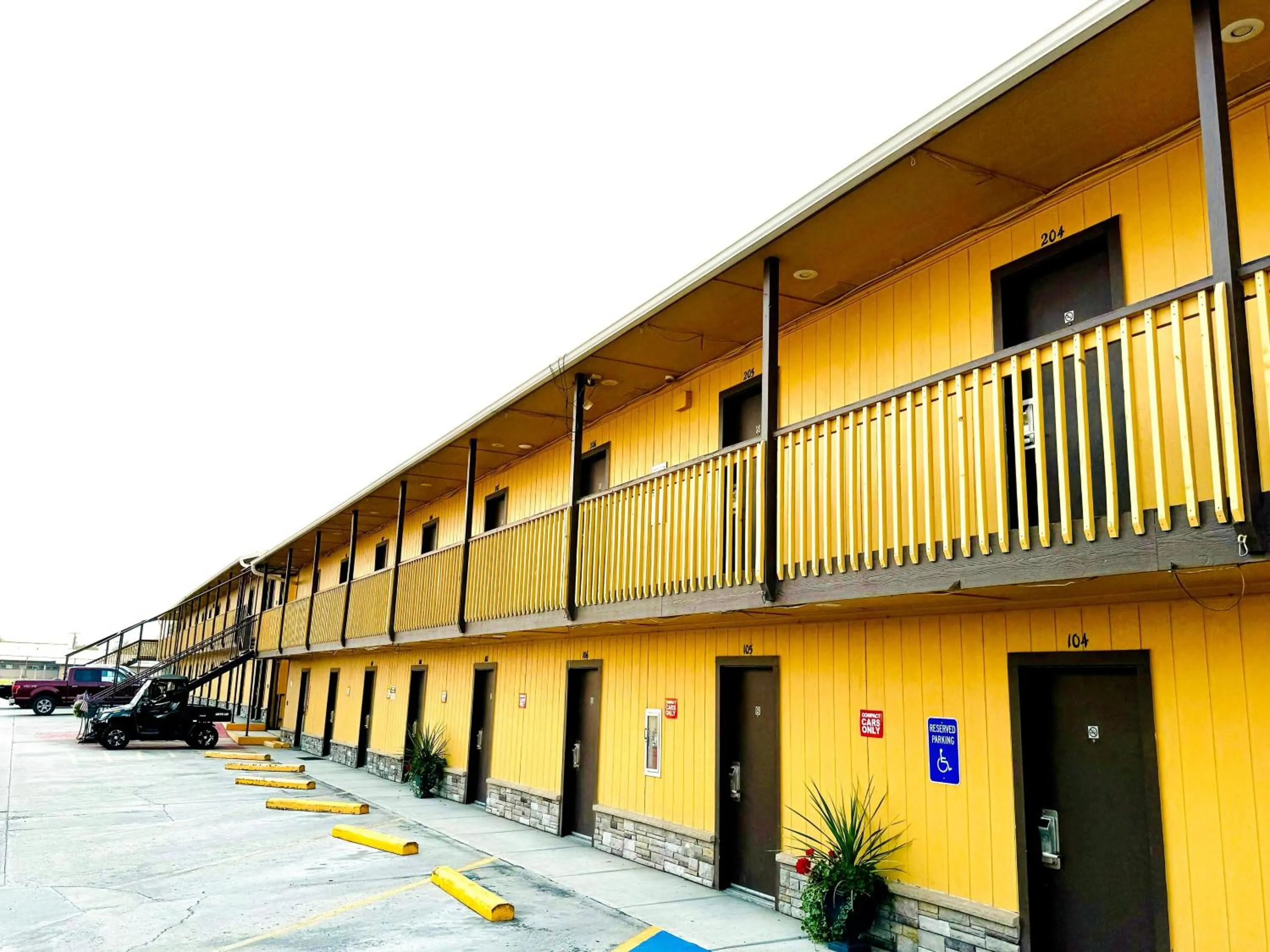 Property building in Americas Best Value Inn