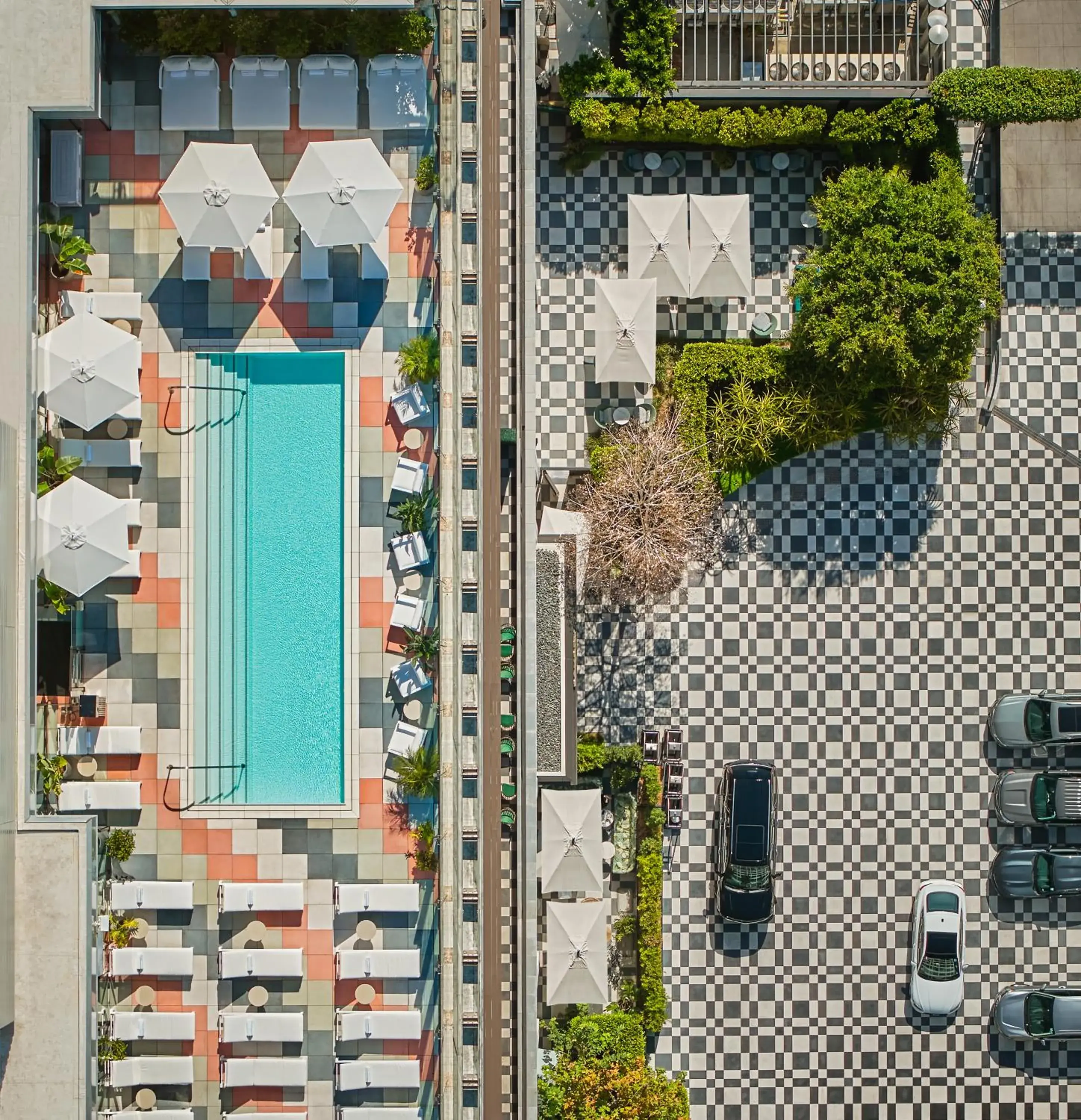 Swimming pool in Pendry West Hollywood Swimming pool in Pendry West Hollywood