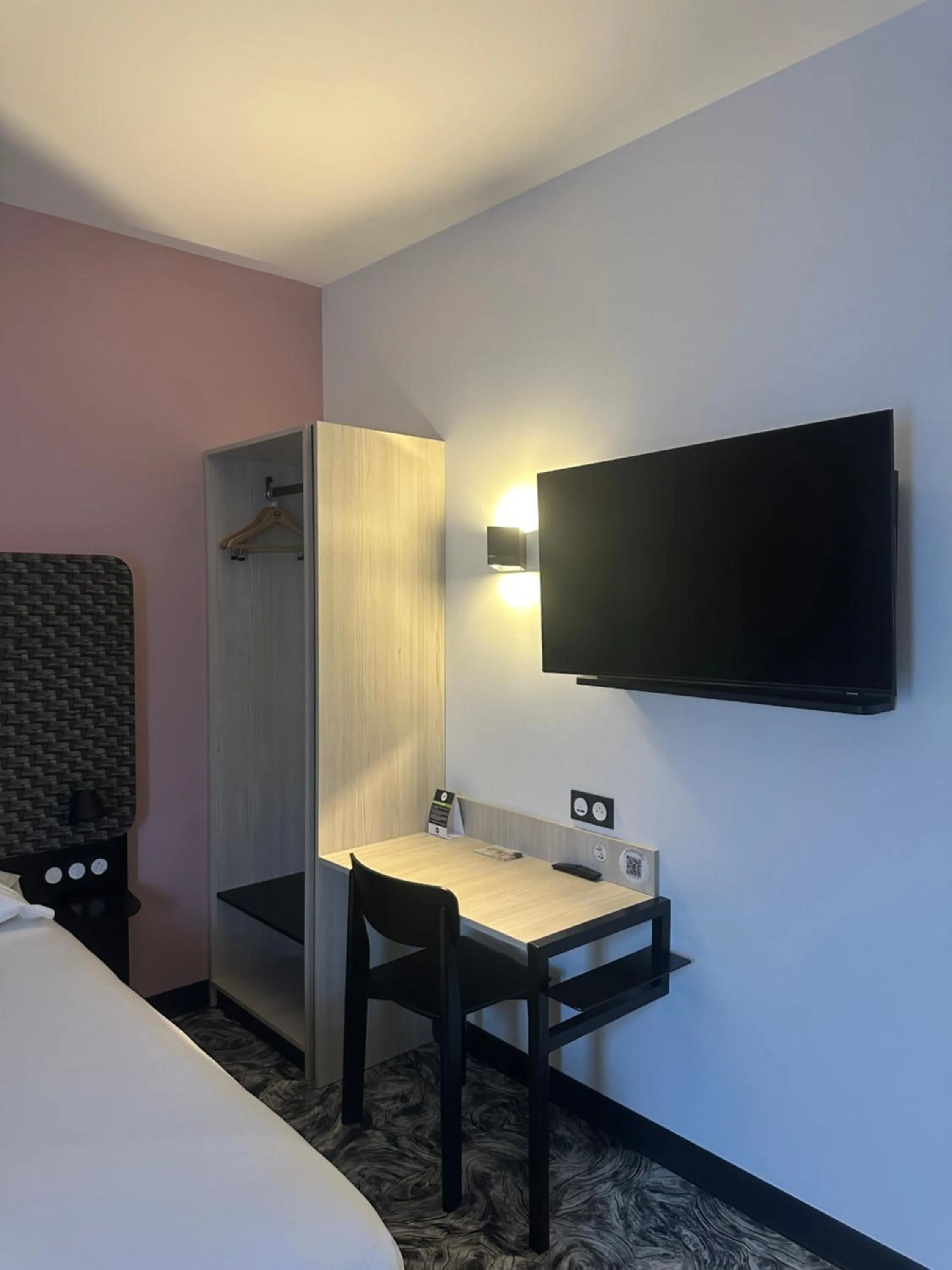 Bed in B&B HOTEL PERPIGNAN Nord Aéroport