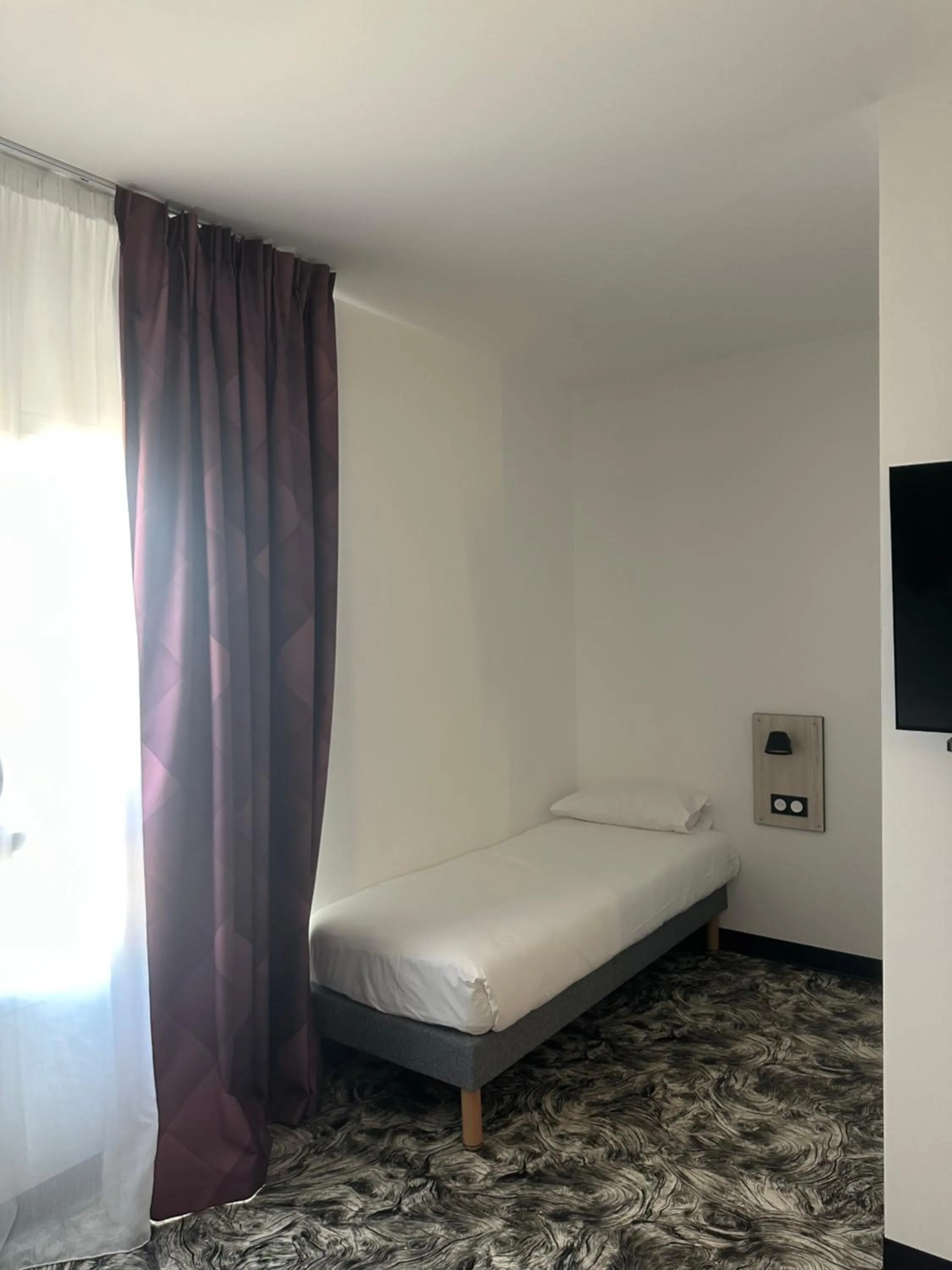 Bed in B&B HOTEL PERPIGNAN Nord Aéroport