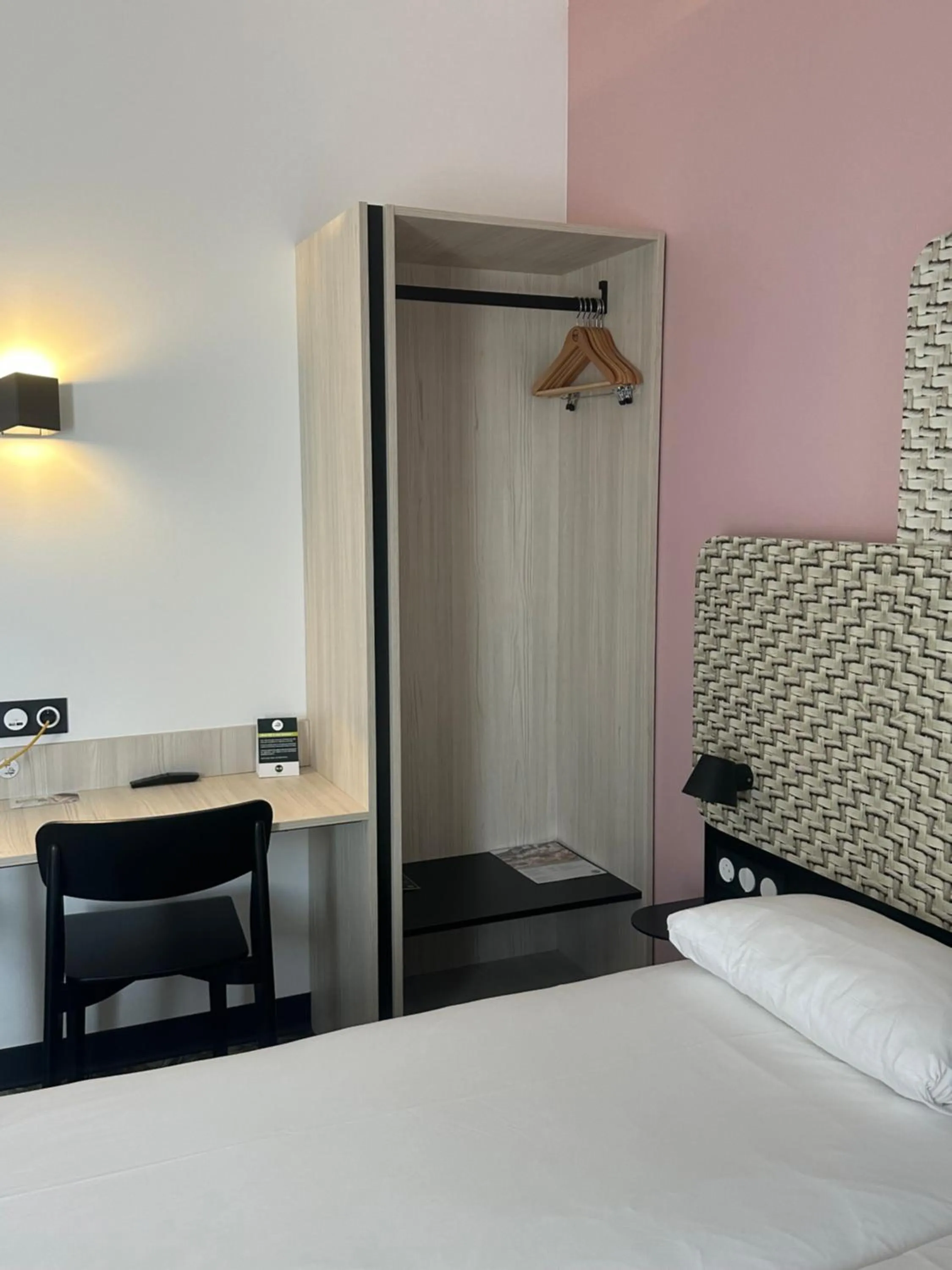 Bed in B&B HOTEL PERPIGNAN Nord Aéroport