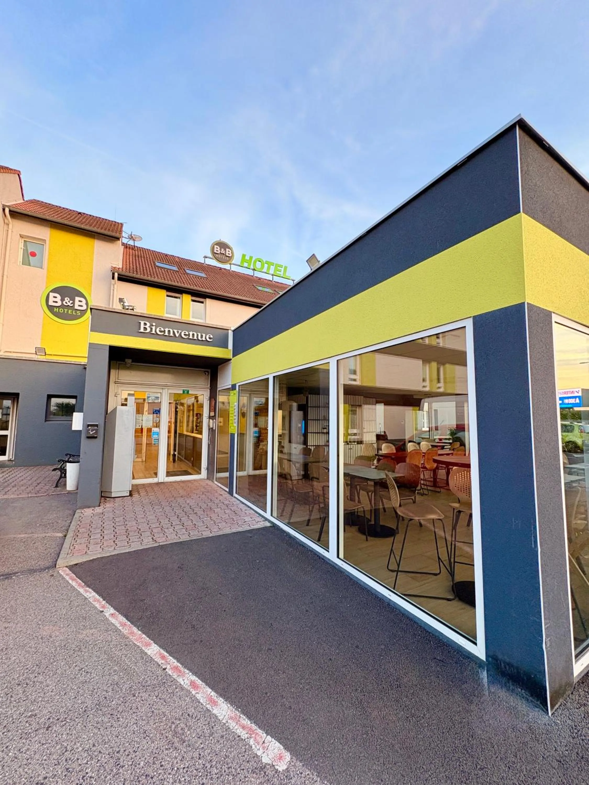 Facade/entrance in B&B HOTEL PERPIGNAN Nord Aéroport