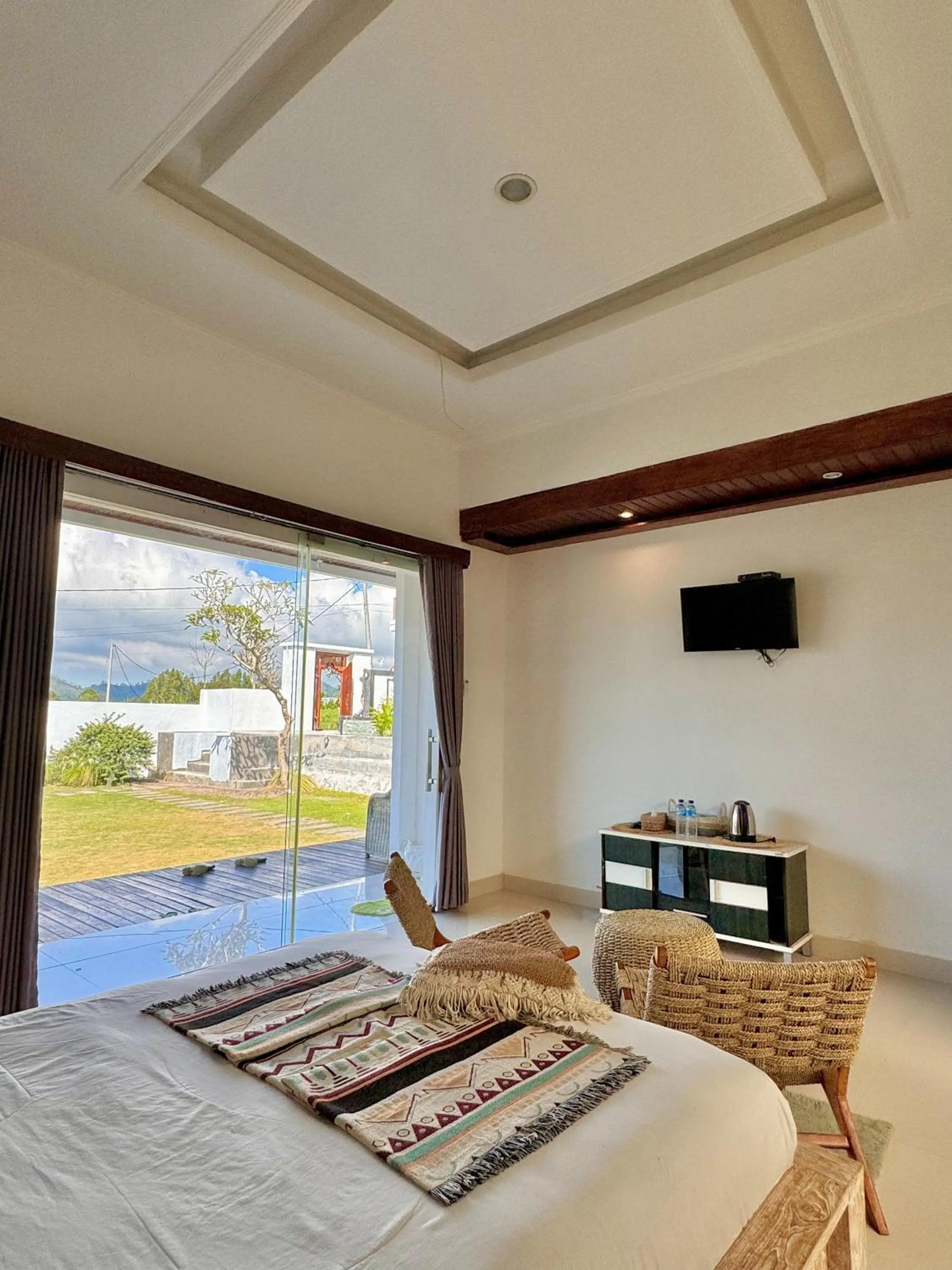 Bedroom, Bed in Volcano Side Kintamani Bali