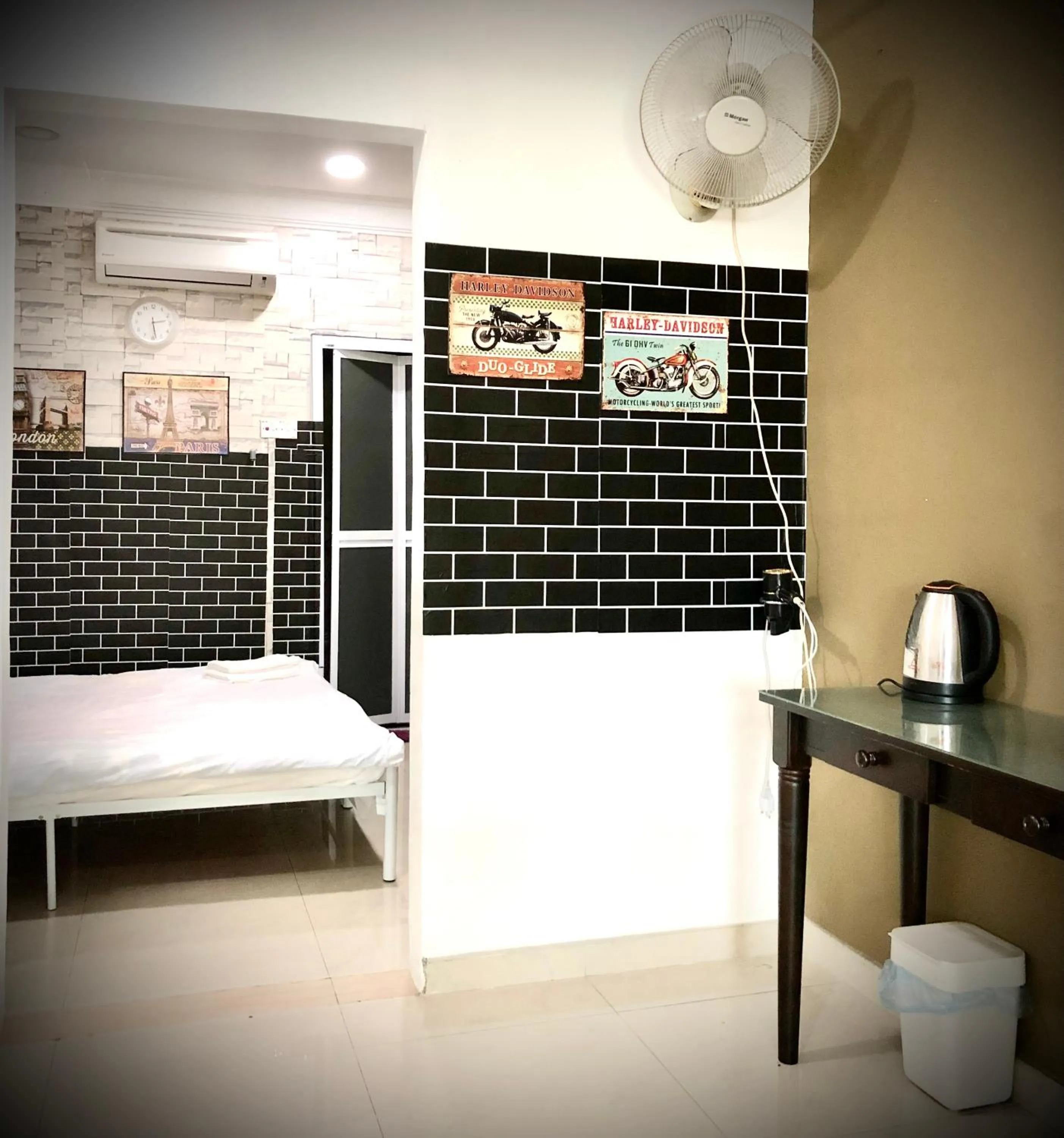 Photo of the whole room, Bed in Triang homestay 2