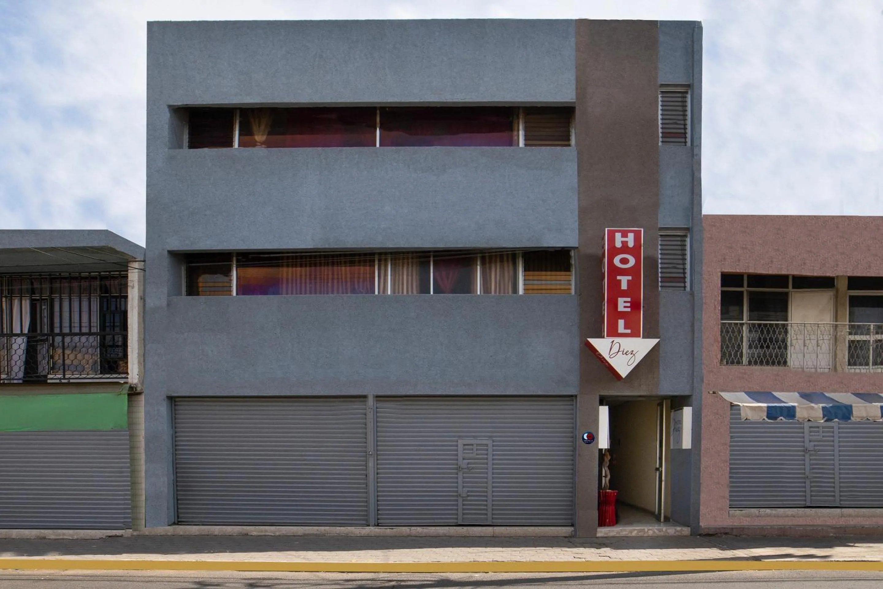 Facade/entrance in Capital O Hotel Diez