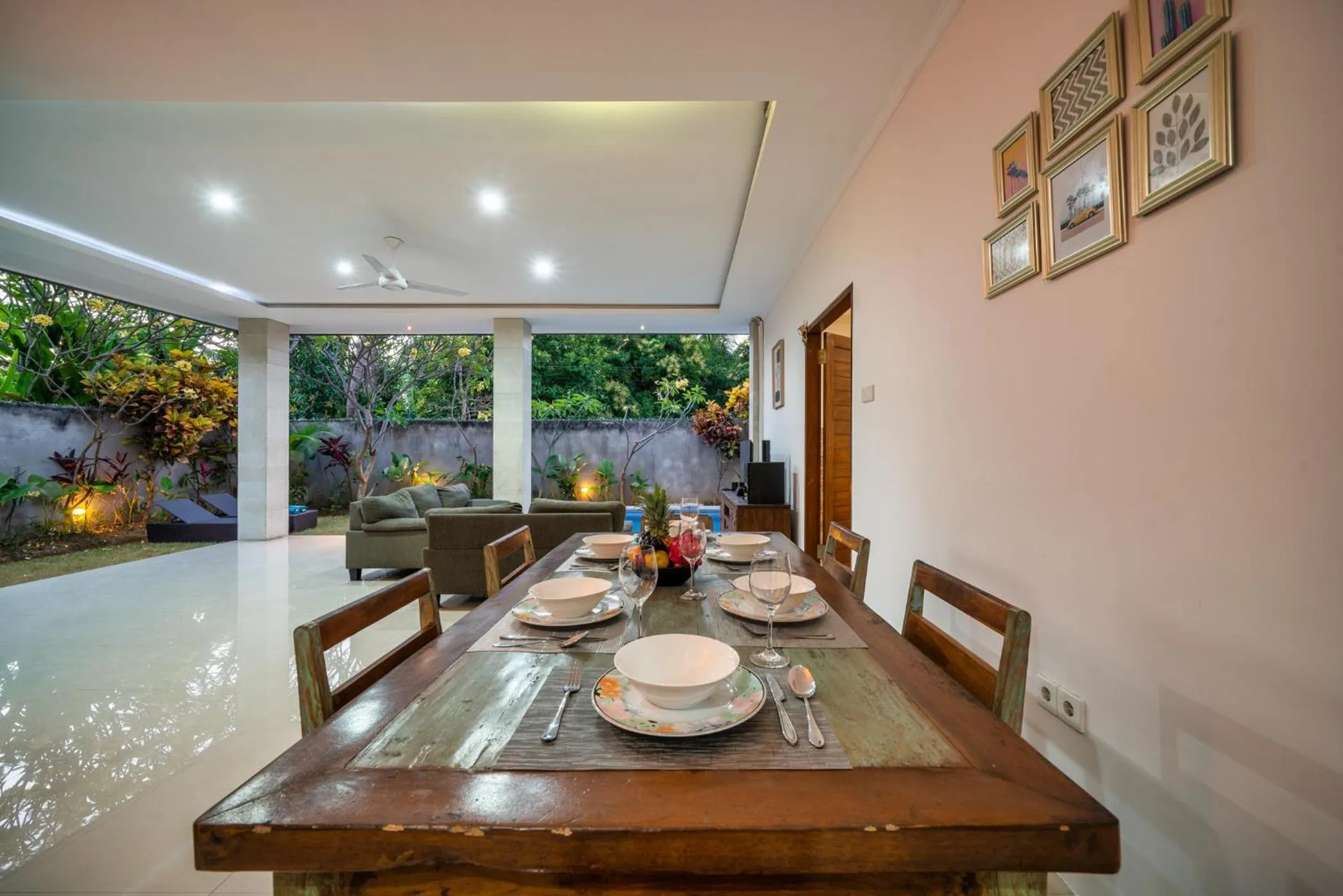 Dining area in Villa Devina - Seminyak