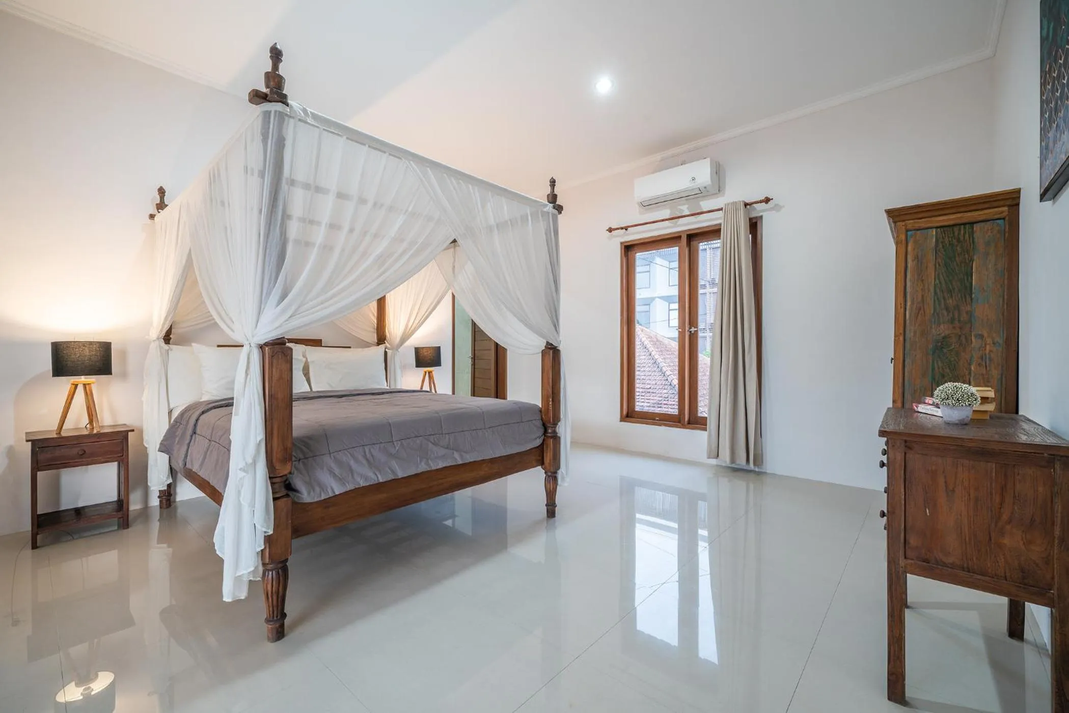 Bedroom, Bed in Villa Devina - Seminyak