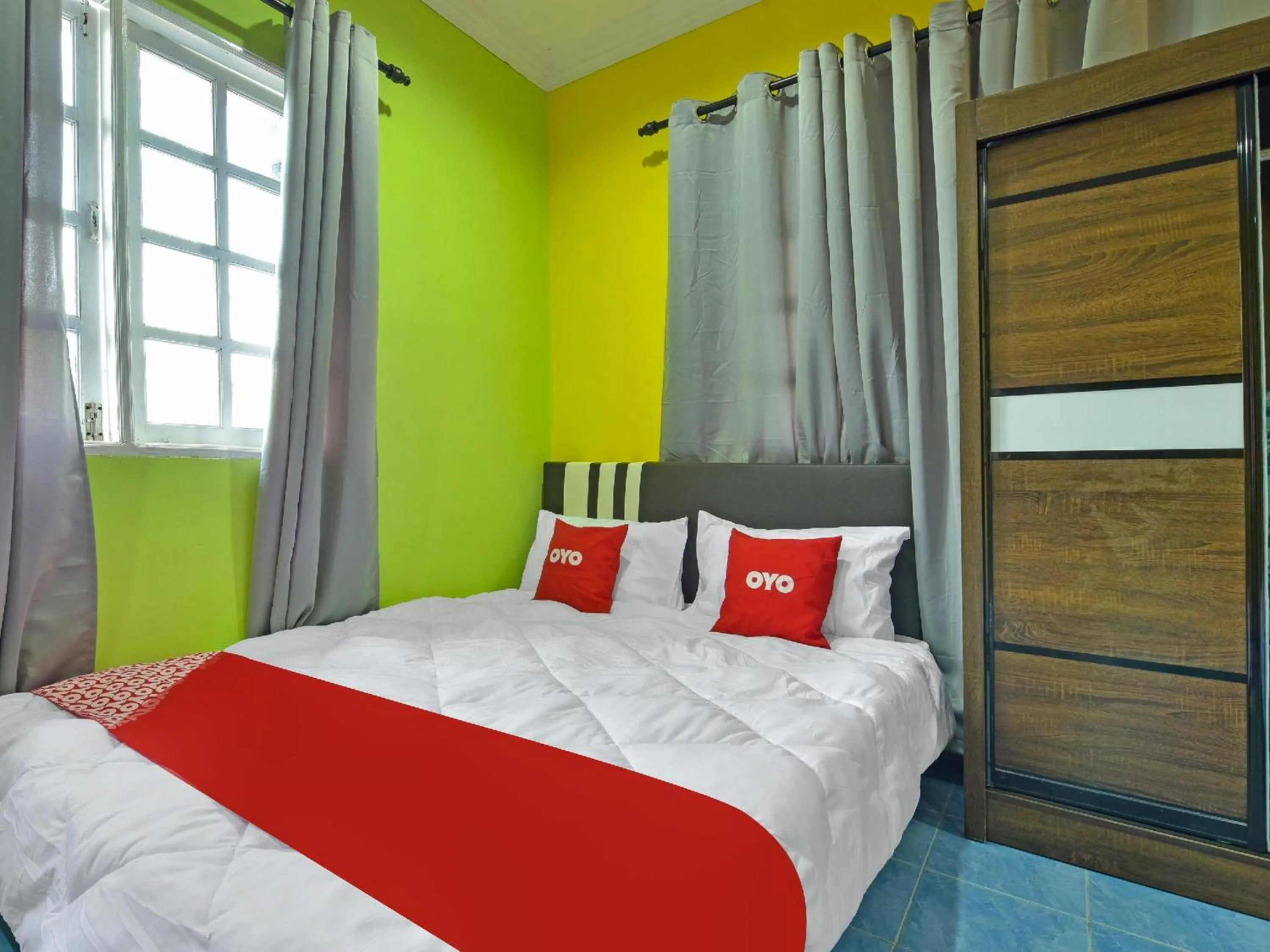 Photo of the whole room in Hotel O Bari Indah Beach Resort