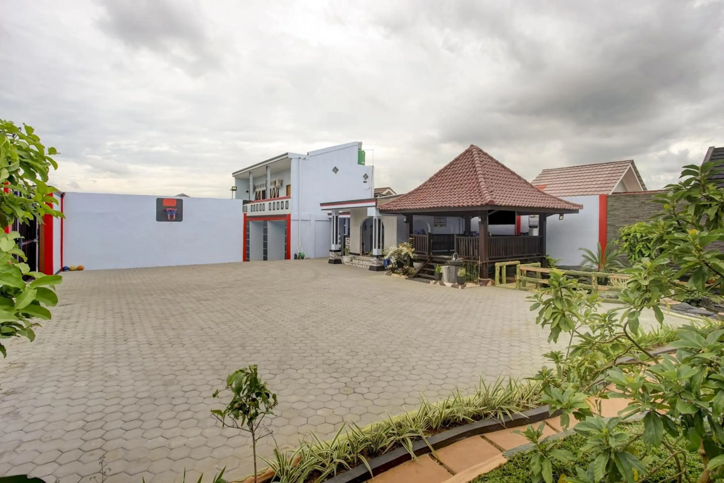 Lobby or reception in OYO Life 3982 Azka Homestay Syariah