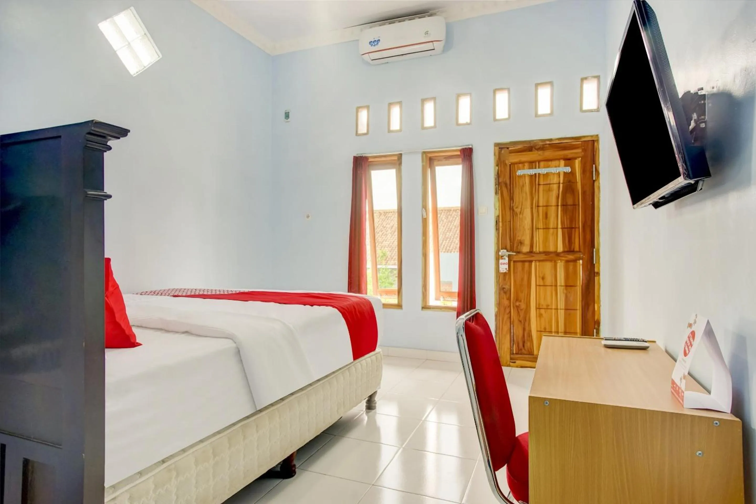 Bedroom, Bed in OYO Life 3982 Azka Homestay Syariah