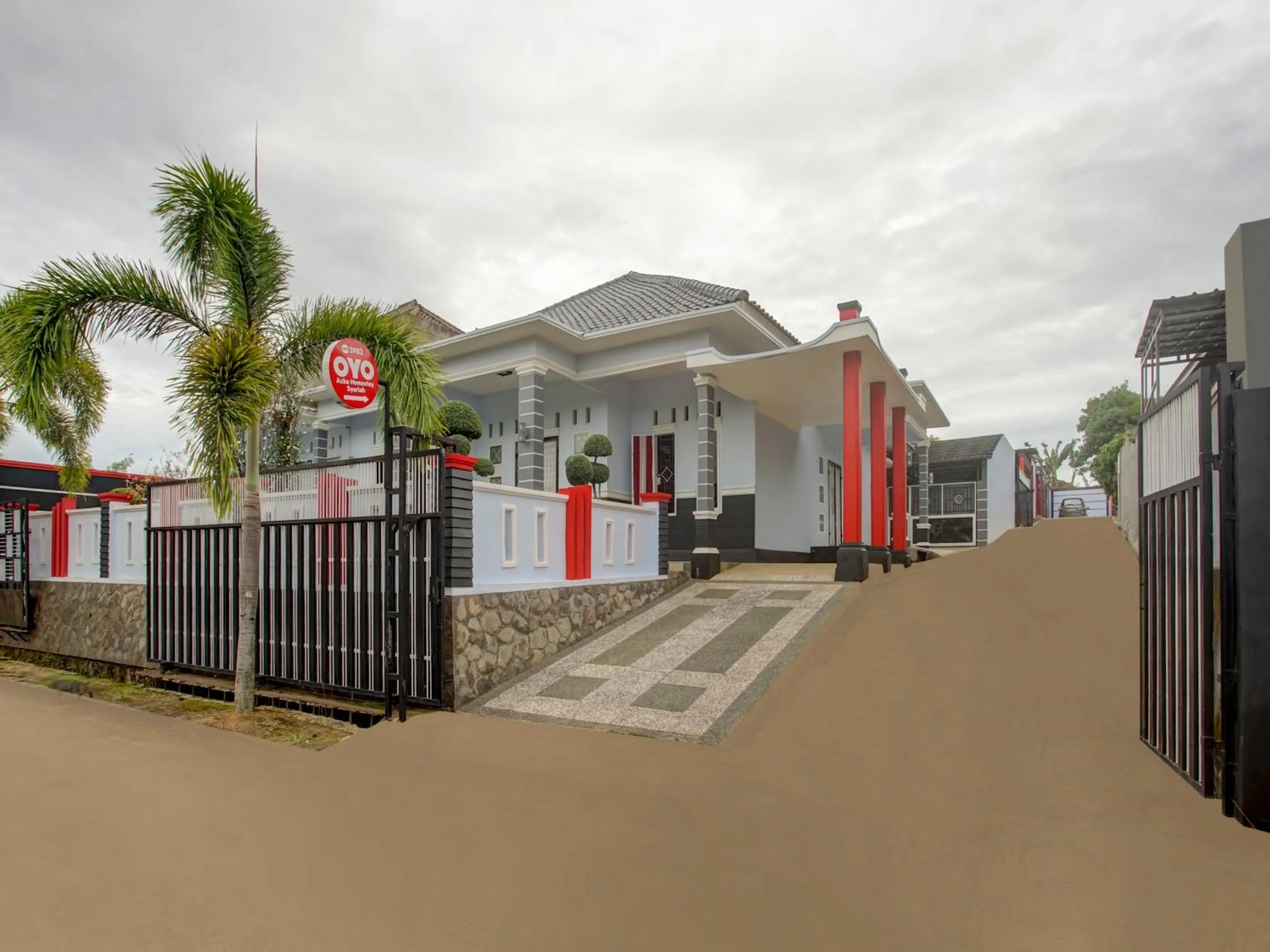 OYO Life 3982 Azka Homestay Syariah