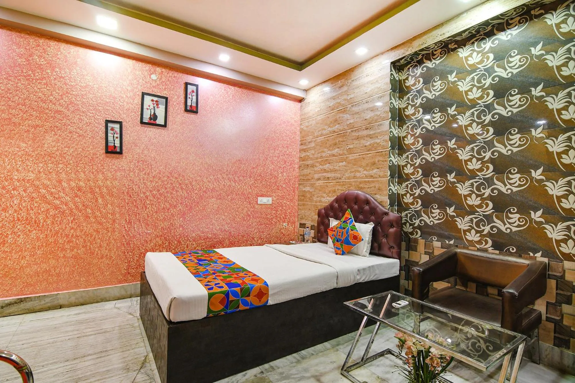 Bed in FabExpress Nest - Nr Park Street Metro Station