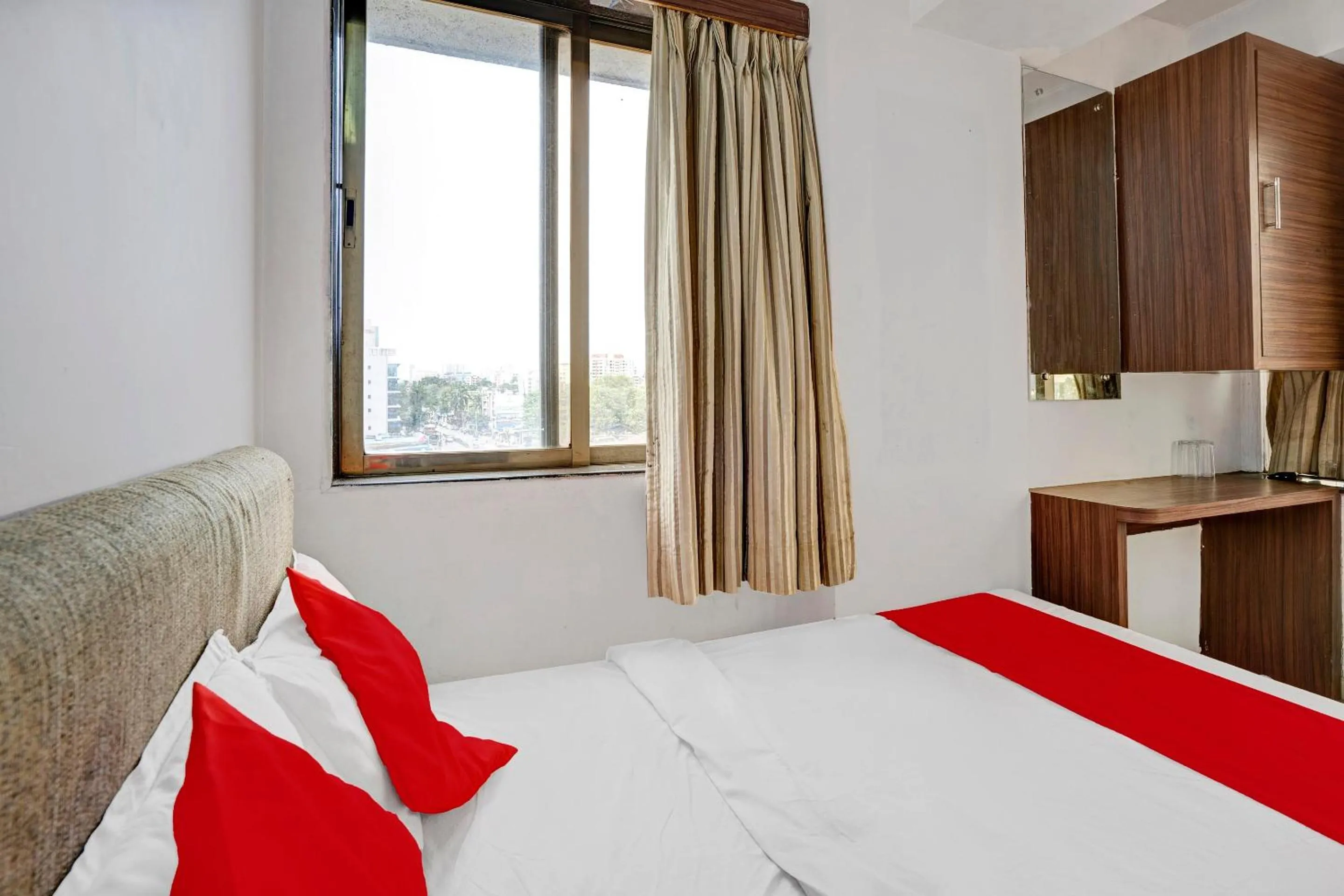 Bedroom, Bed in Hotel O Delight Inn Near Andheri Railway Station