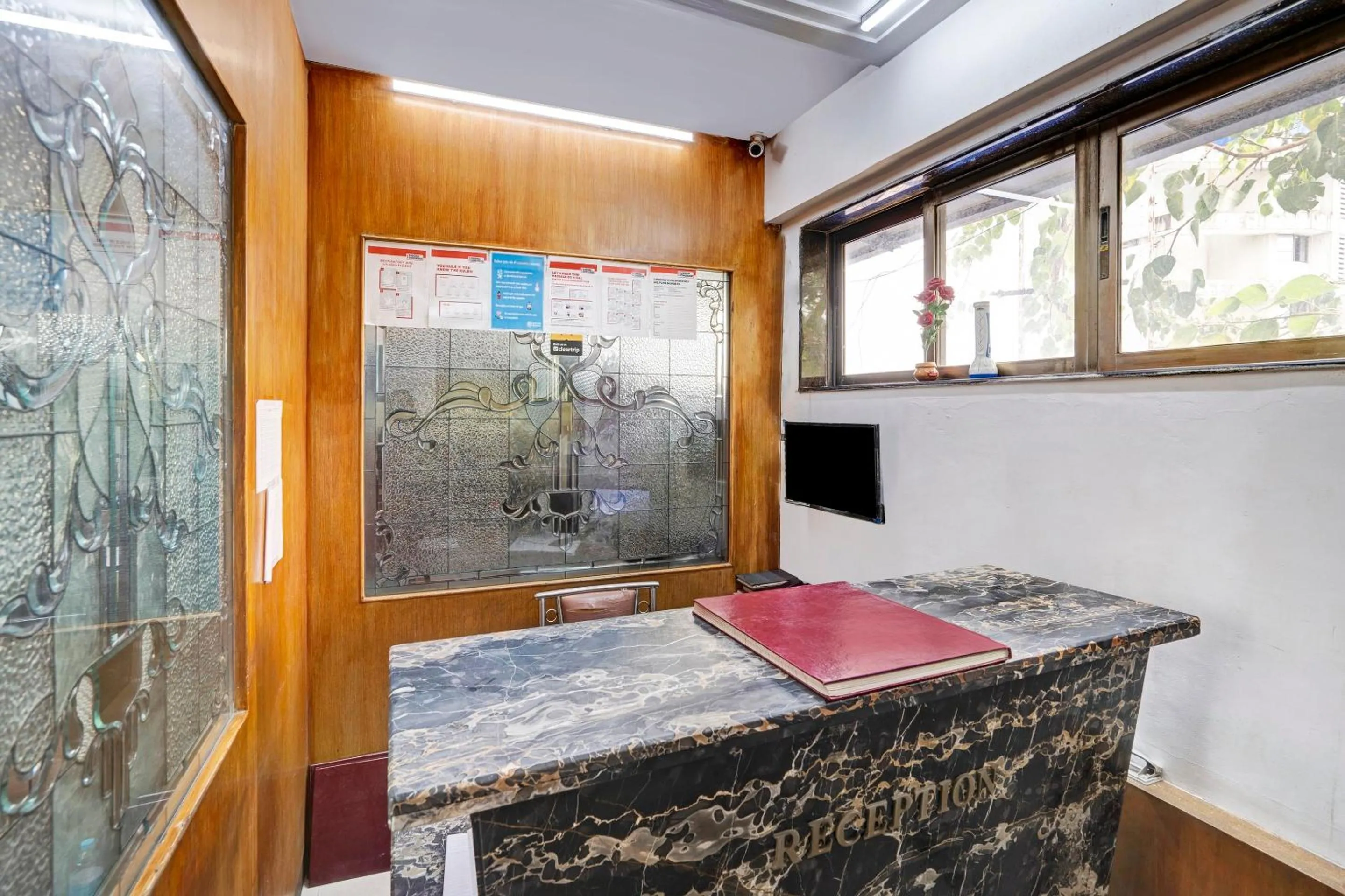 Lobby or reception, Bed in Hotel O Delight Inn Near Andheri Railway Station