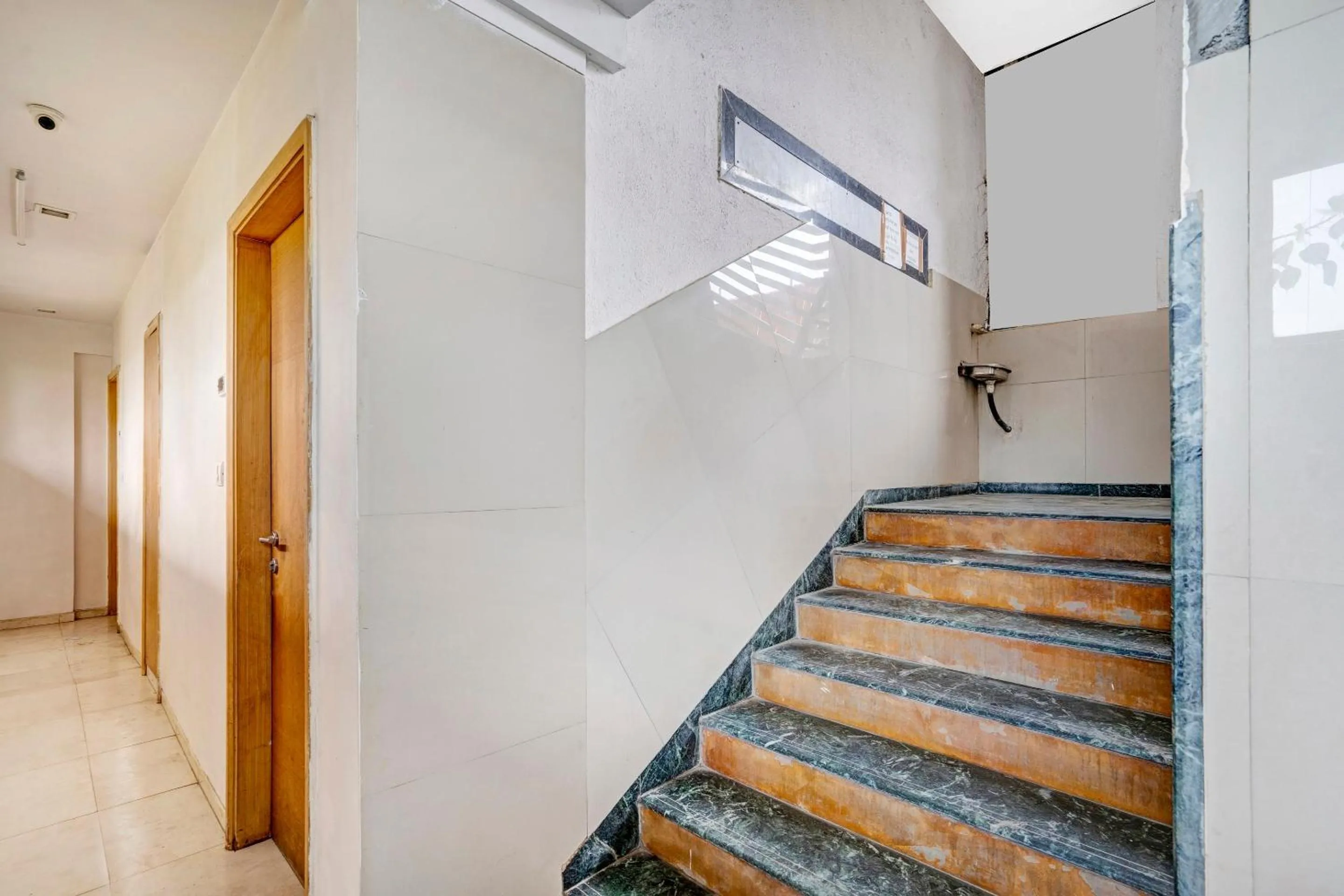 Lobby or reception in Hotel O Delight Inn Near Andheri Railway Station