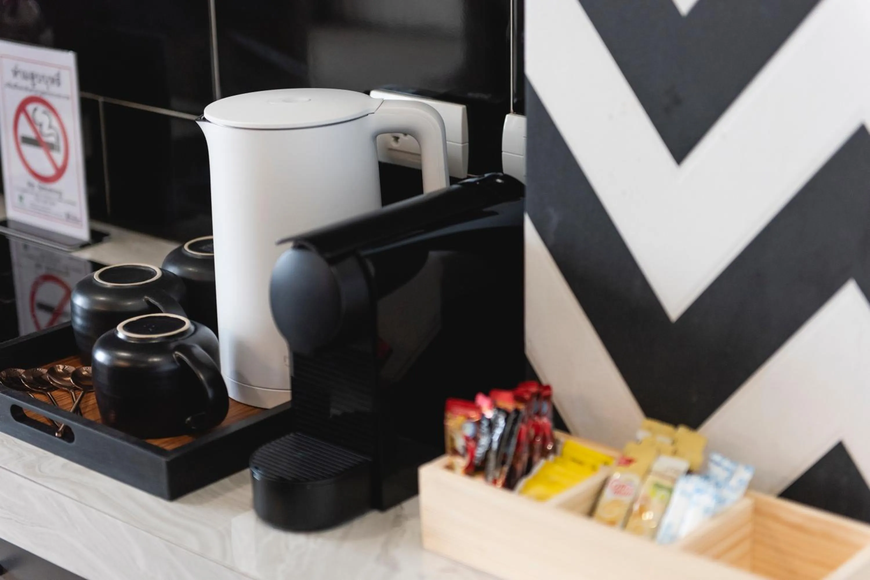 Coffee/tea facilities in Qlosest Hotel