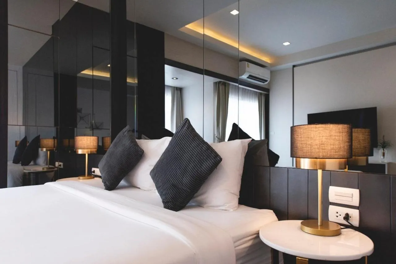 Bed in Qlosest Hotel