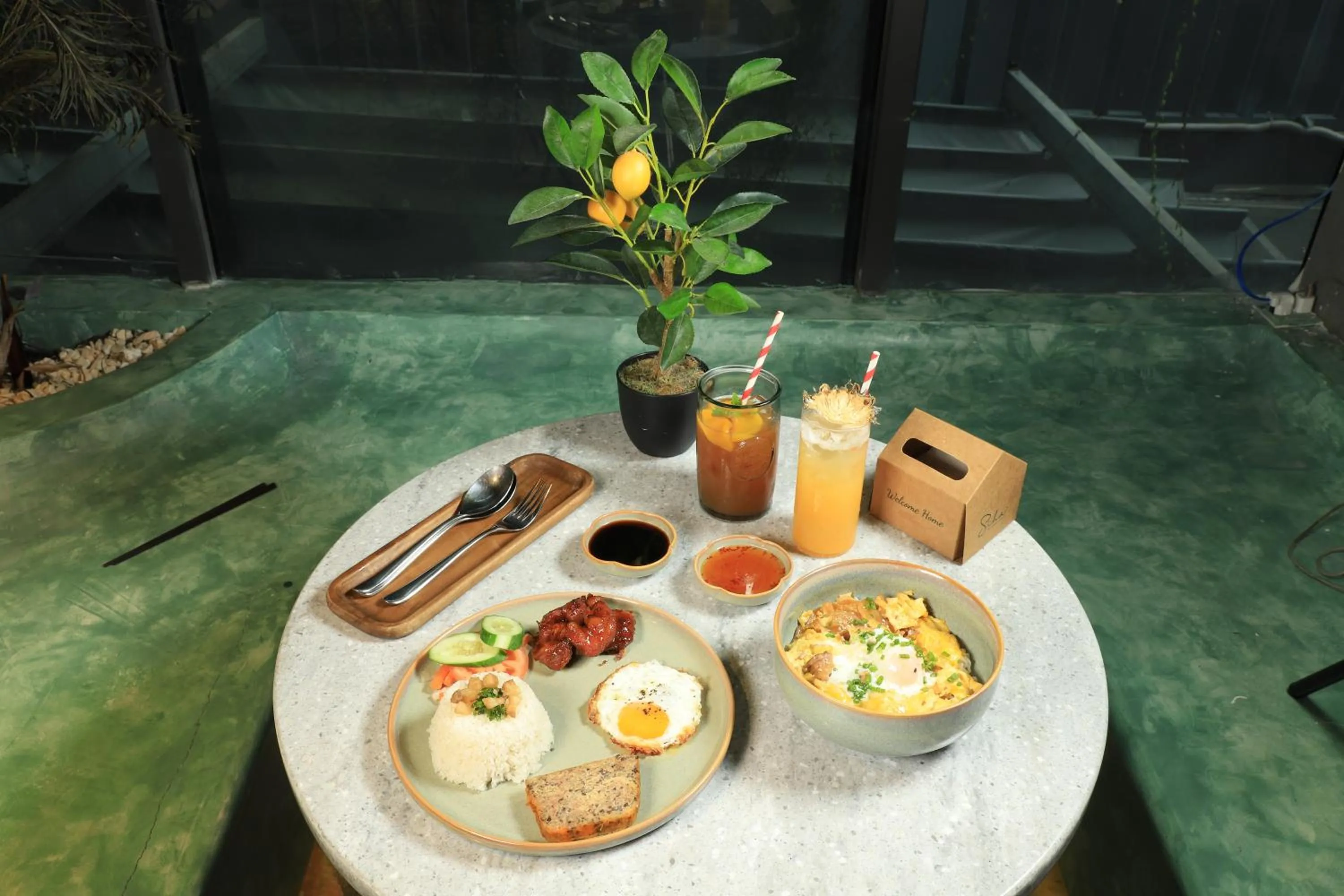 Breakfast in HOME Hotel