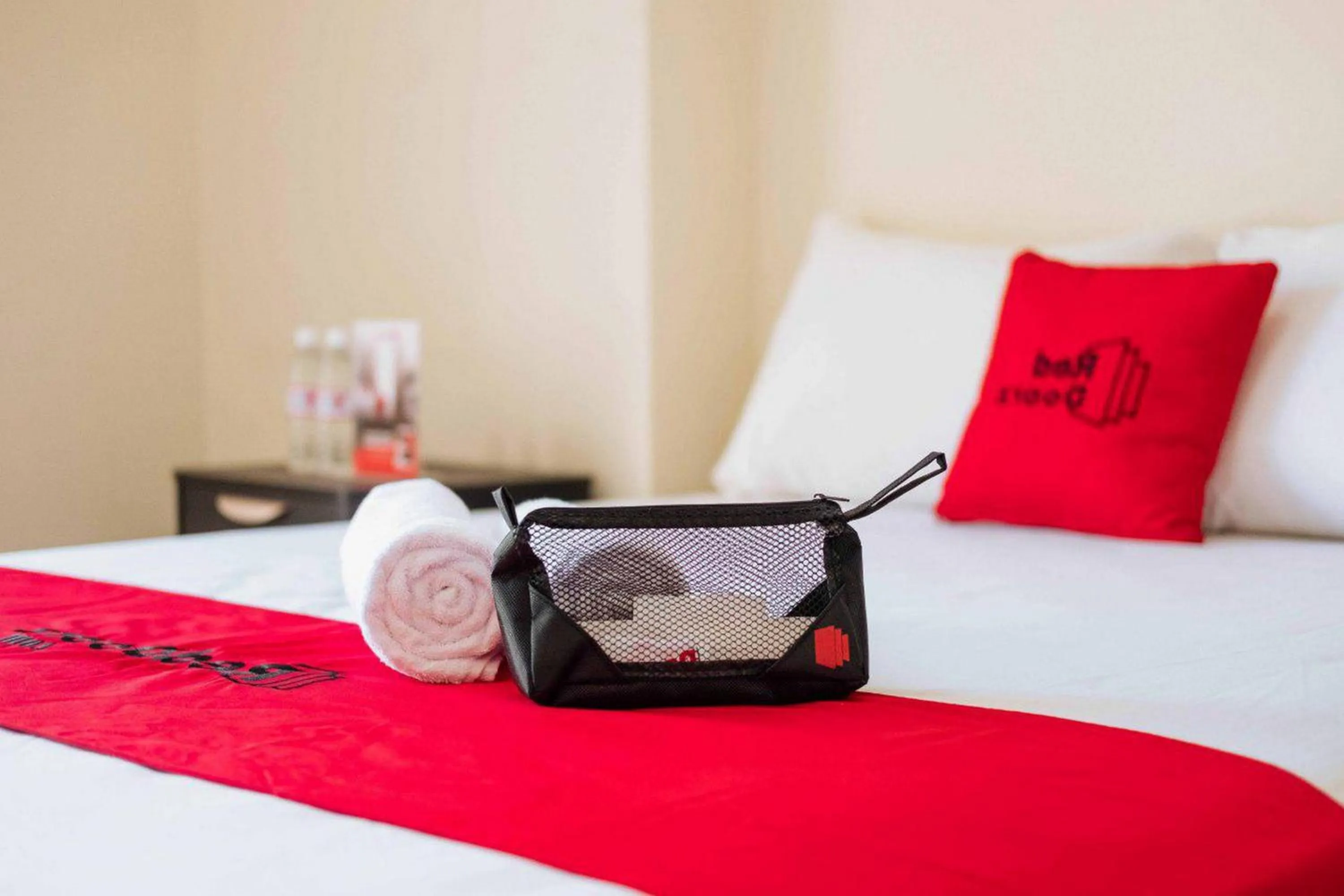 Bed in RedDoorz near Lampung Walk 2