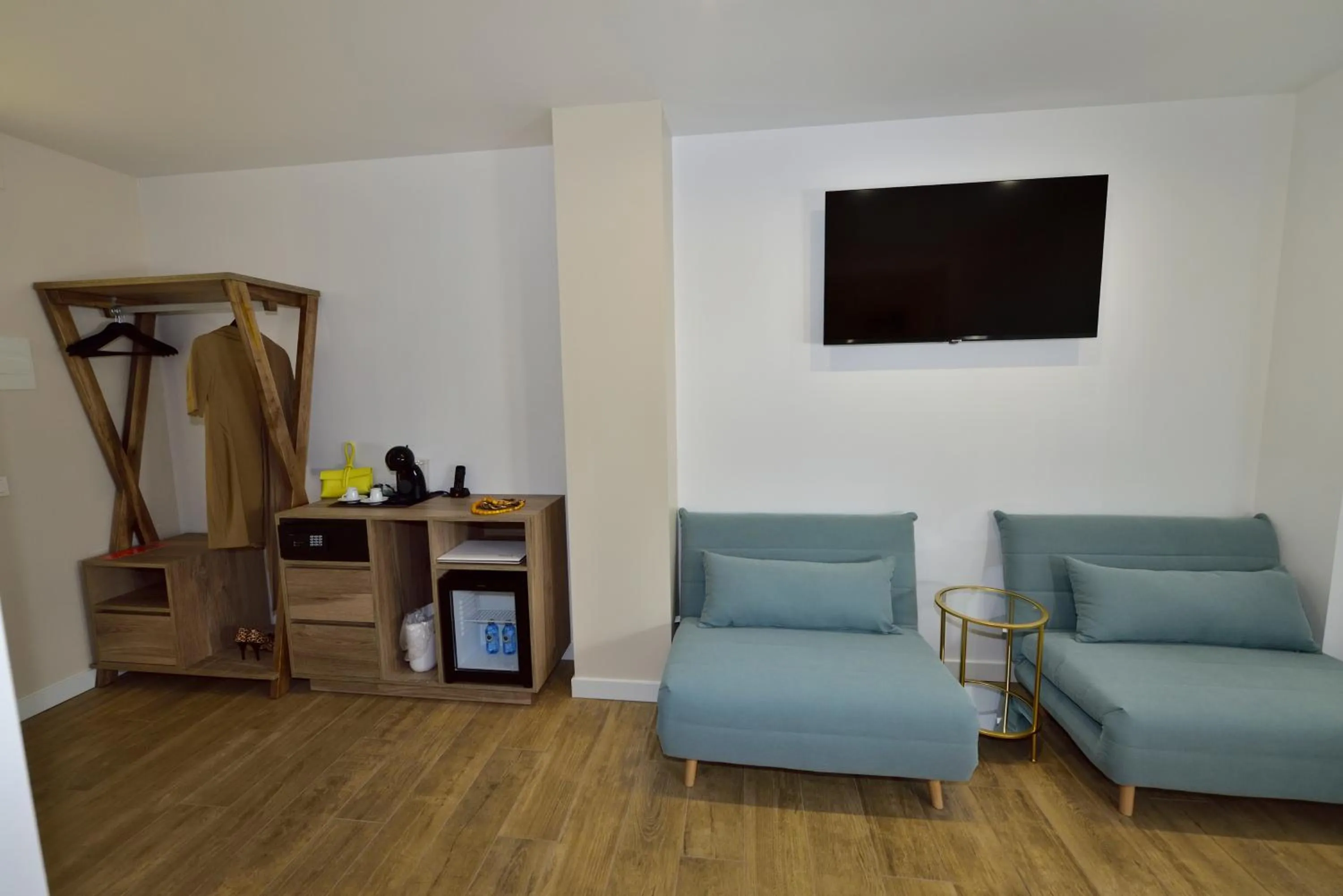 wardrobe in Rey Don Sancho