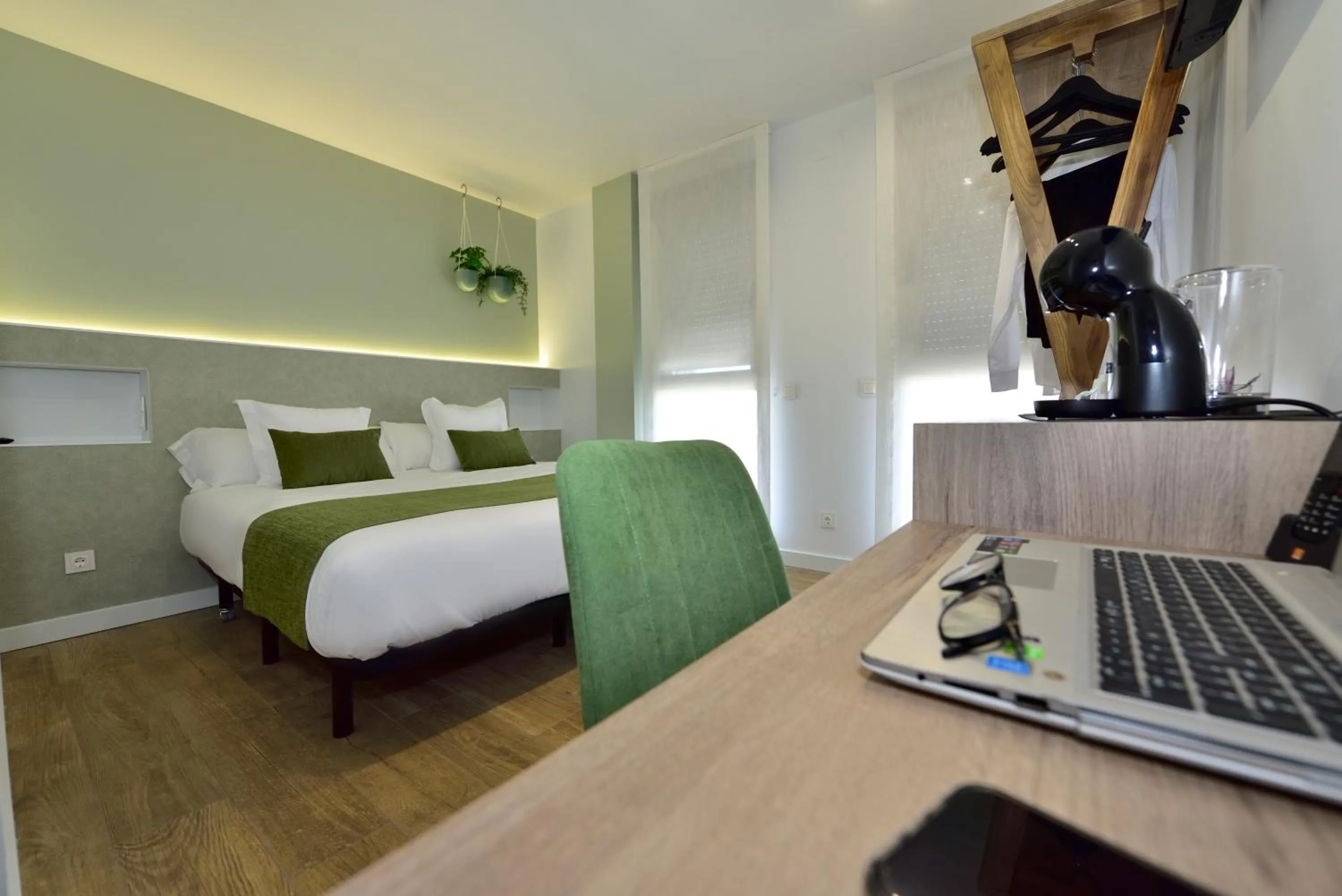 Seating area, Bed in Rey Don Sancho