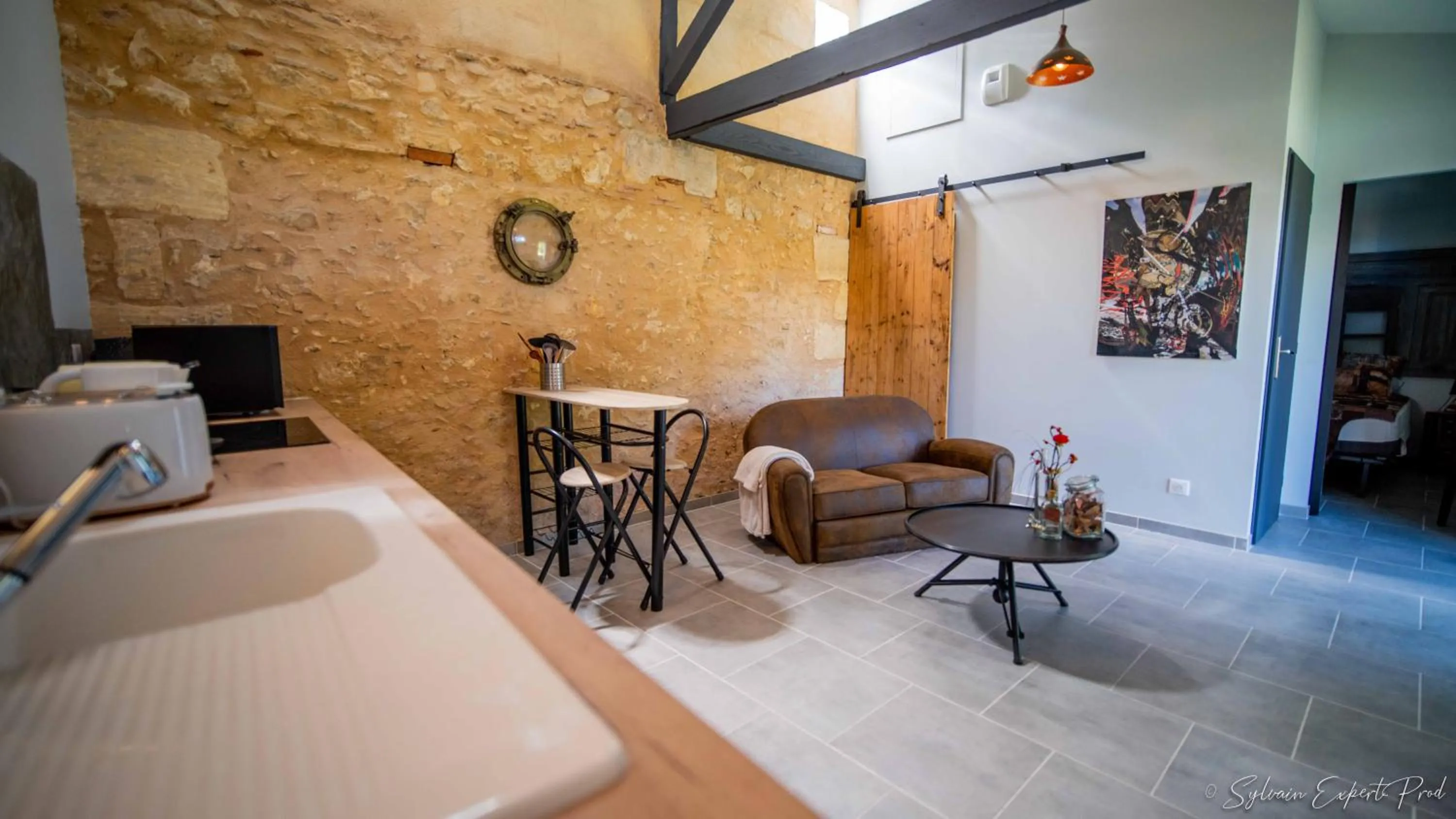 Kitchen or kitchenette, Bed in I love Bergerac