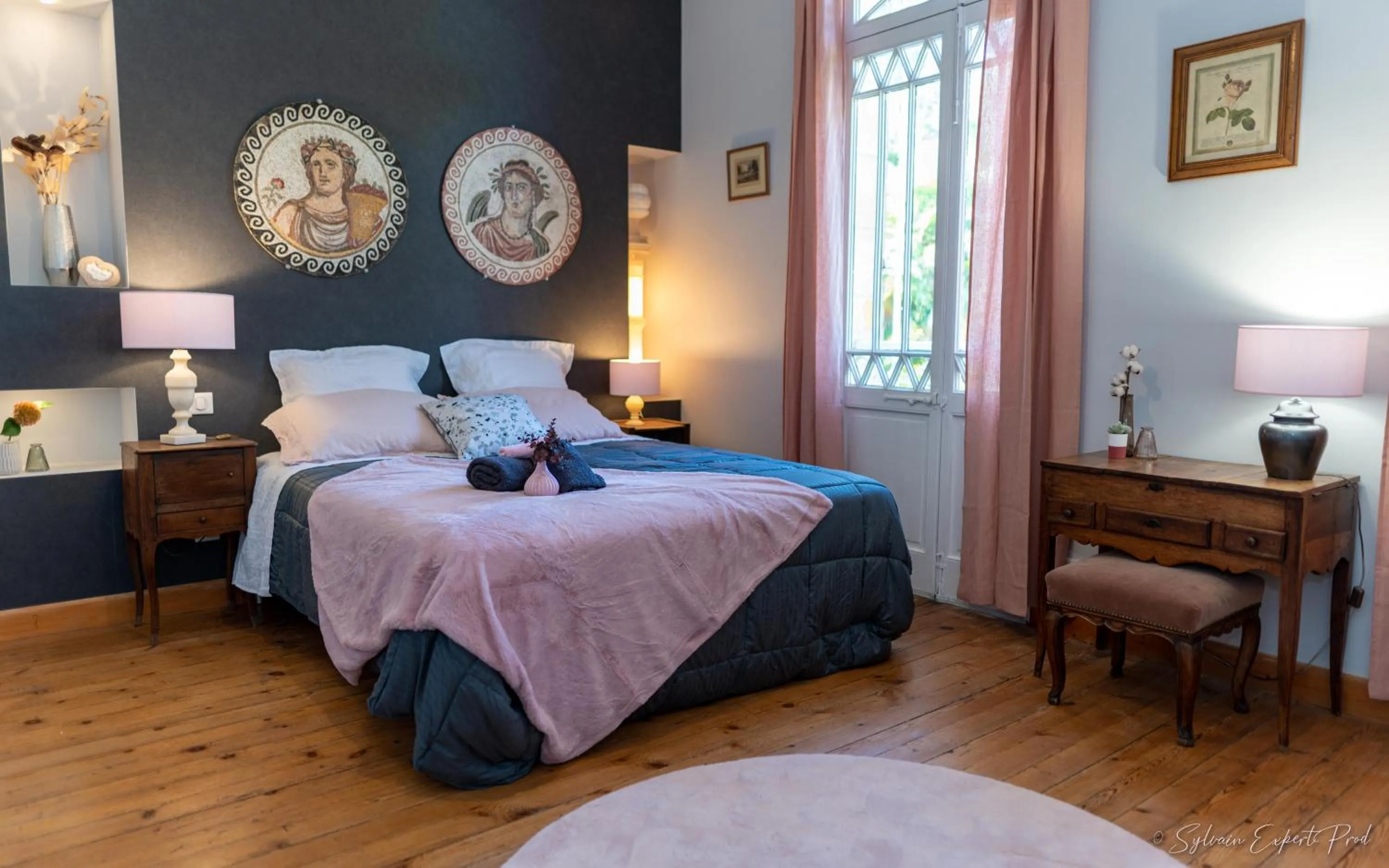 Photo of the whole room, Bed in I love Bergerac