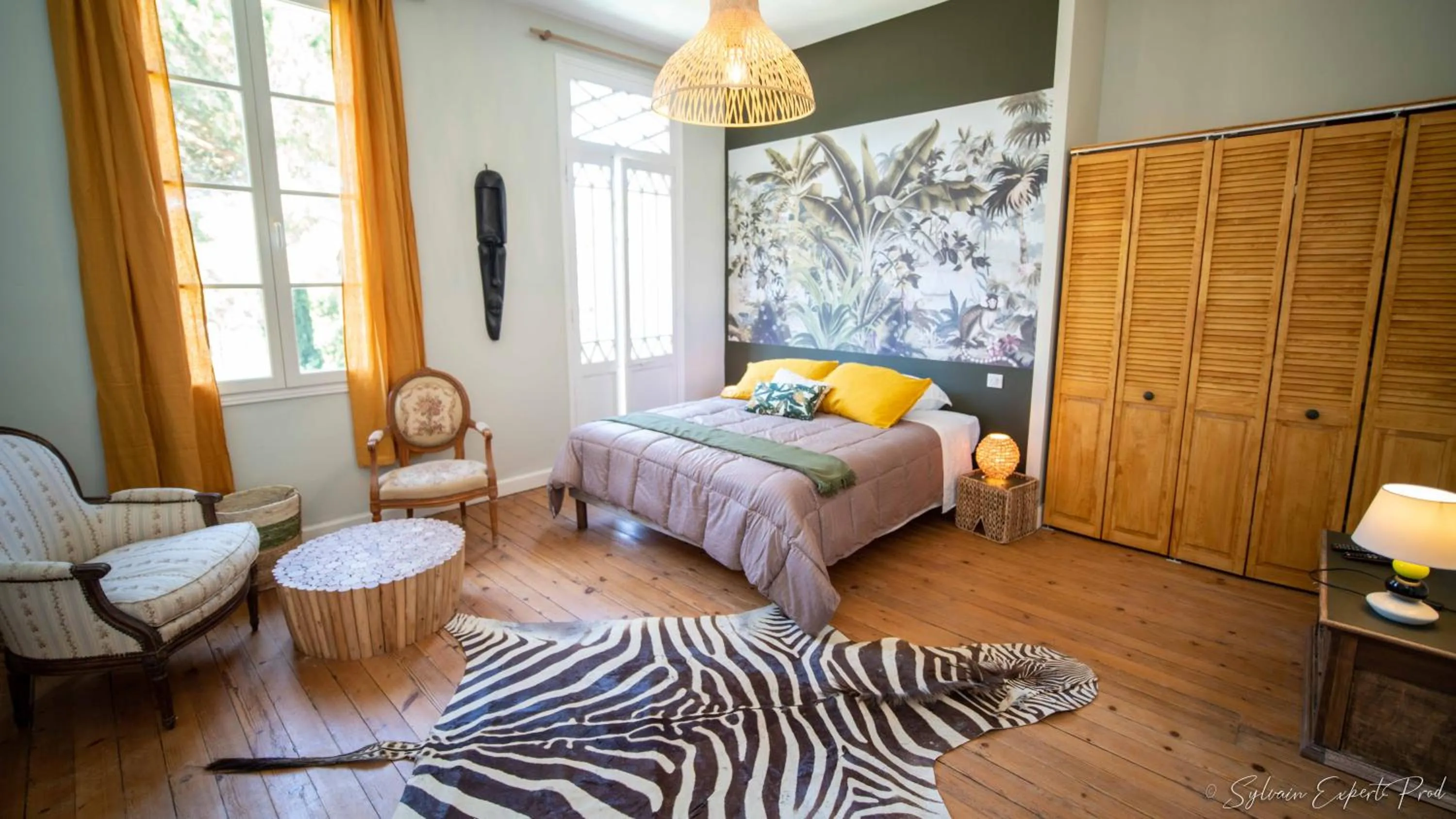 Bedroom, Bed in I love Bergerac