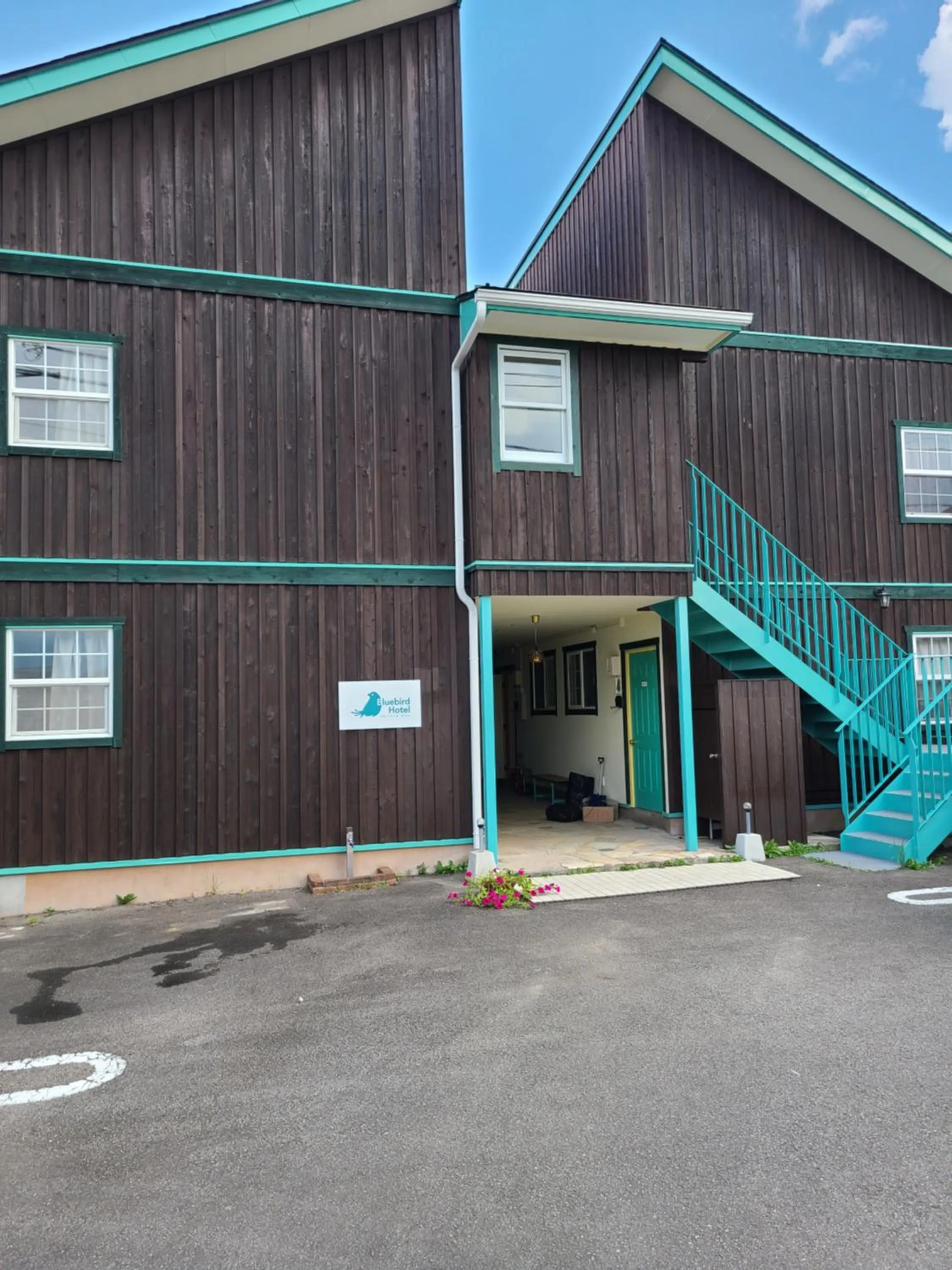 Facade/entrance in Bluebird Hotel