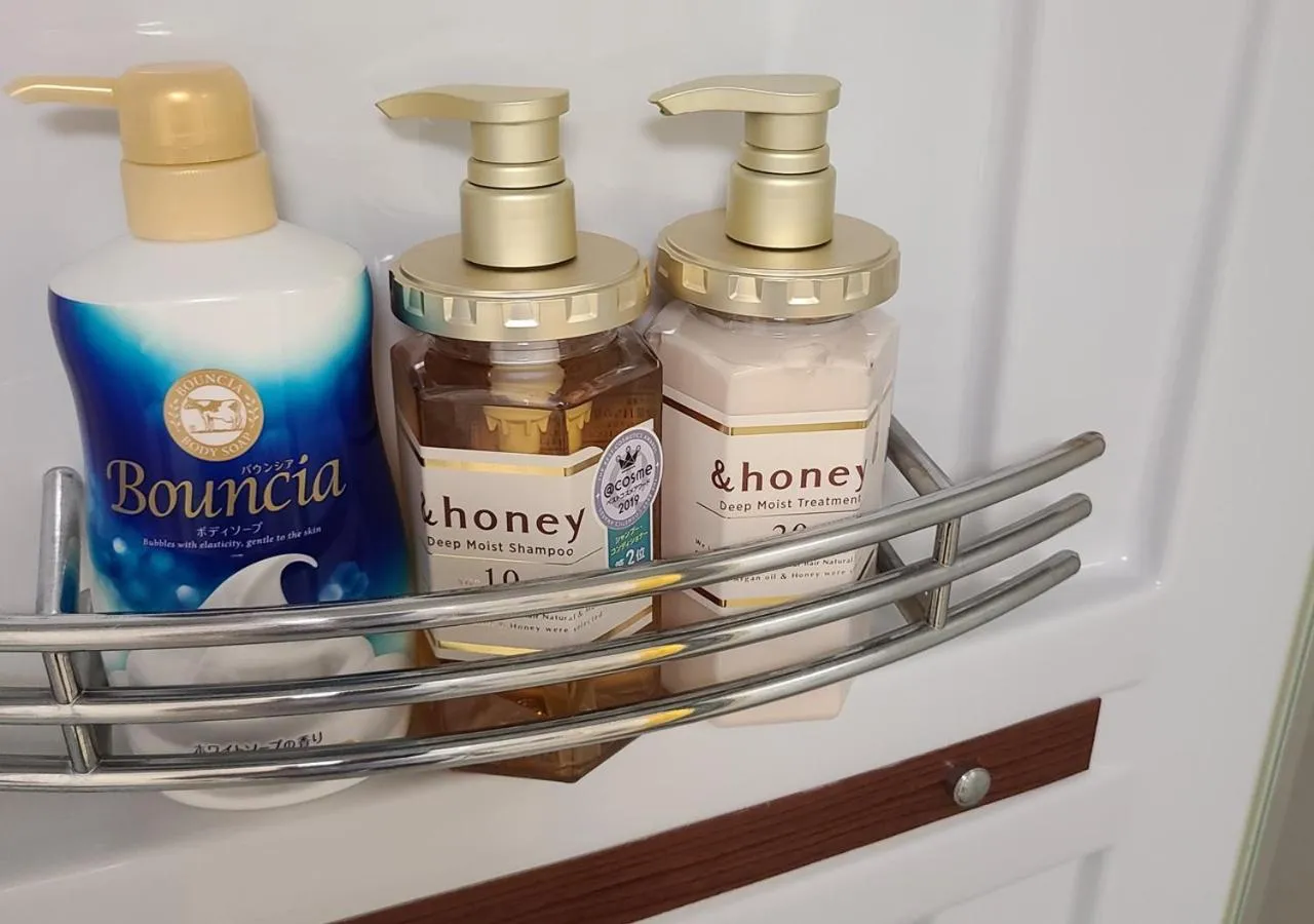 Bathroom in Bluebird Hotel