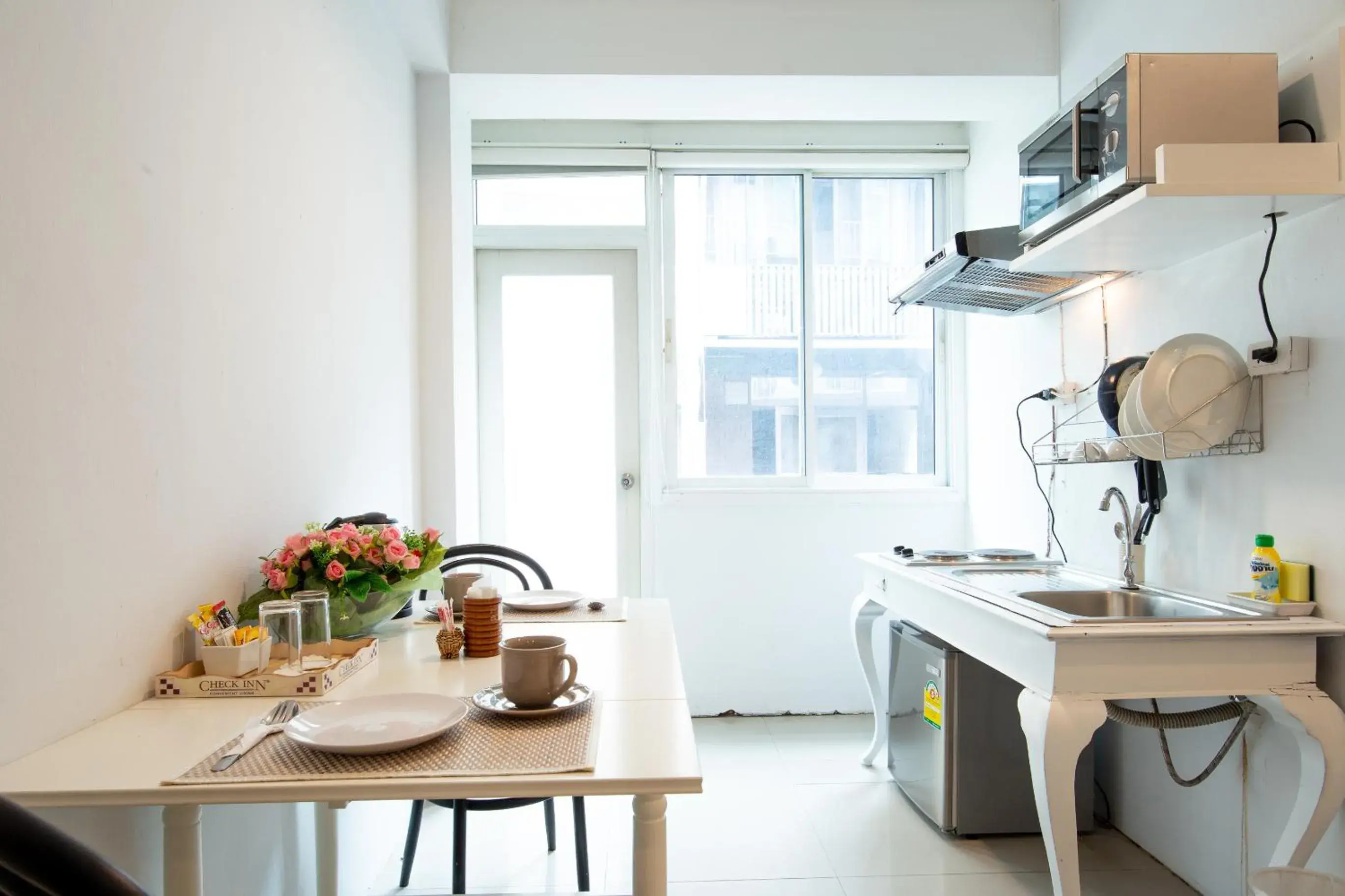 Kitchen or kitchenette in Arawana Residence Phromphong Kitchen or kitchenette in Arawana Residence Phromphong