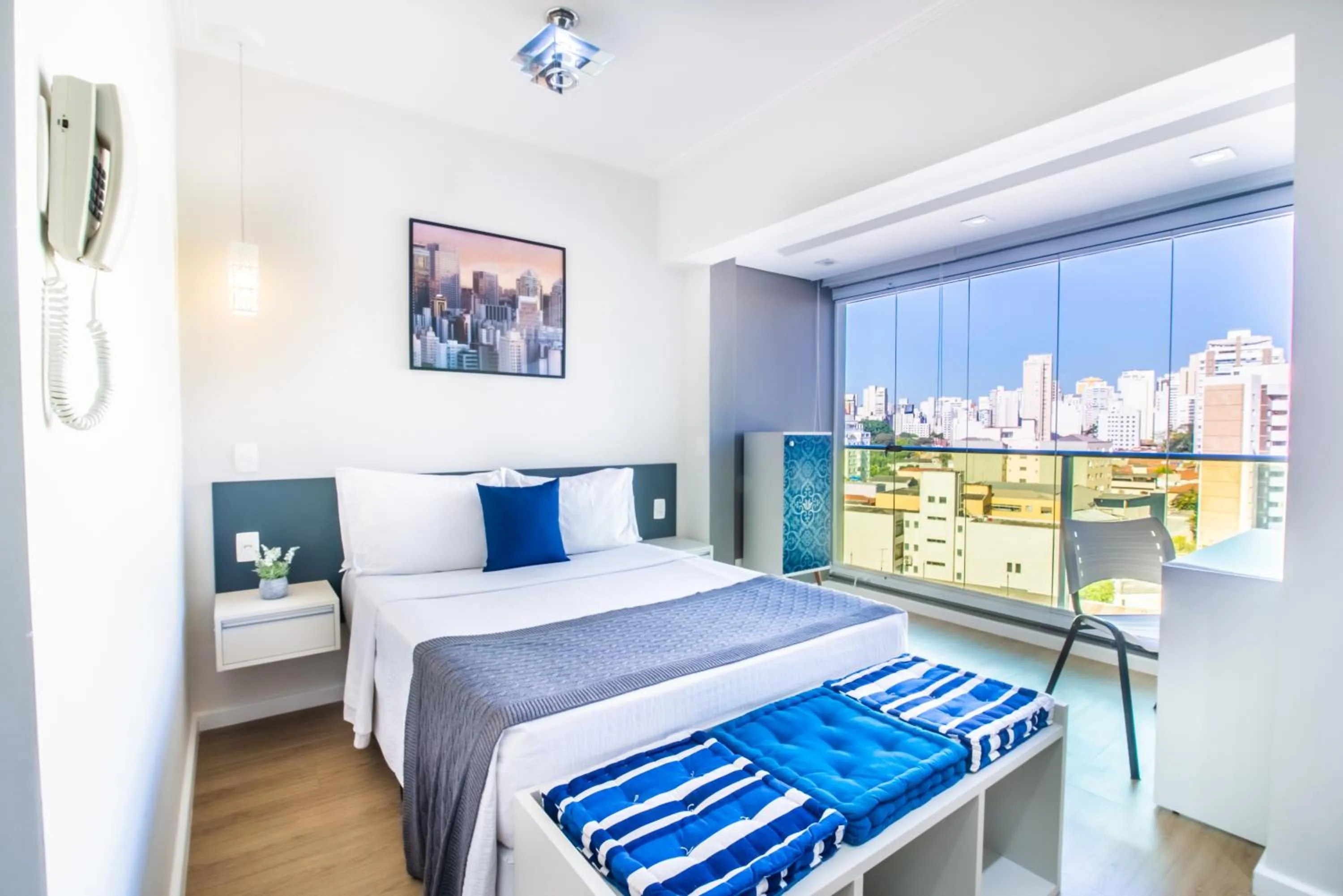 Photo of the whole room, Bed in 360 Perdizes