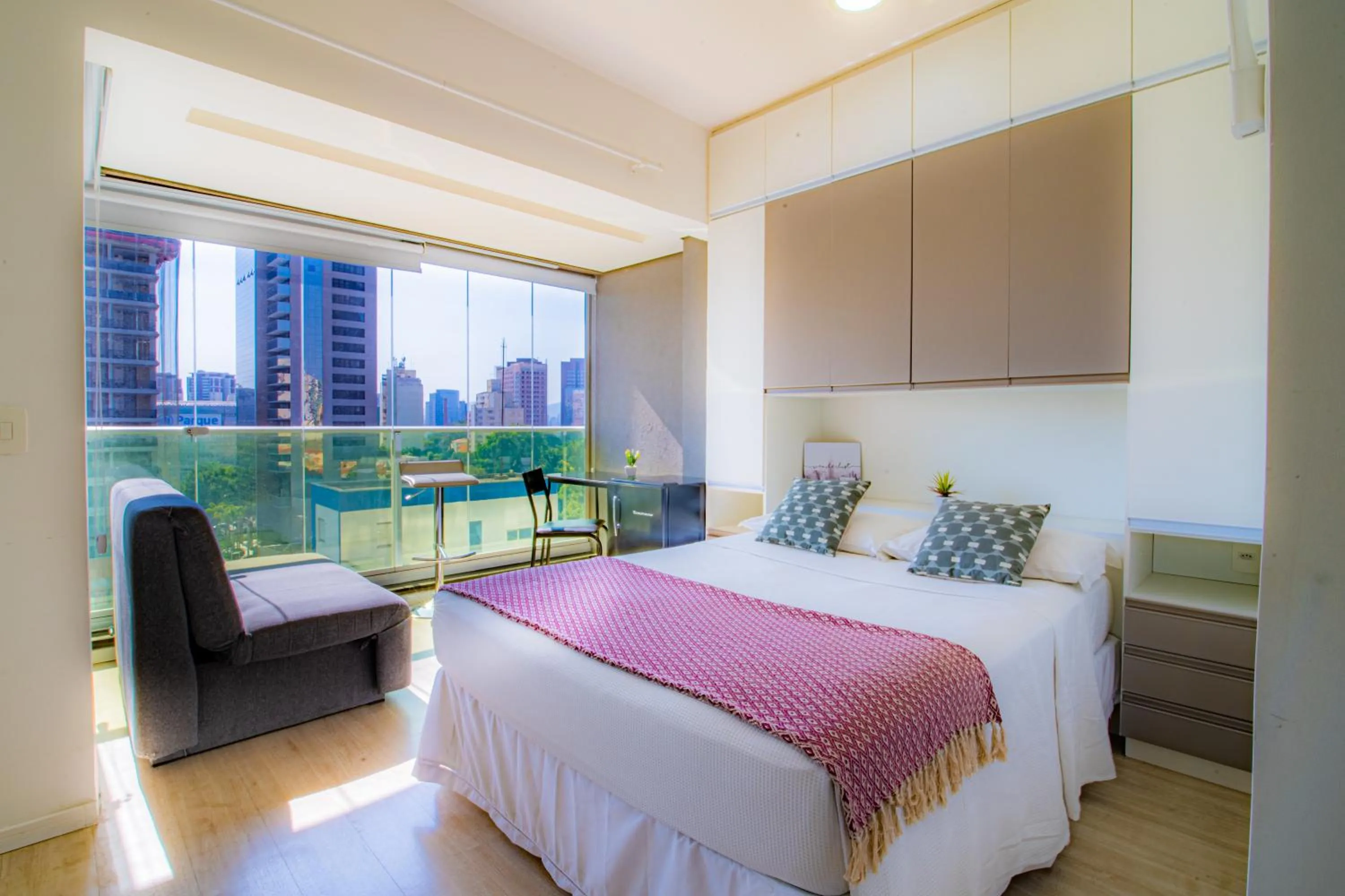 King Studio with Sofa Bed in 360 Perdizes