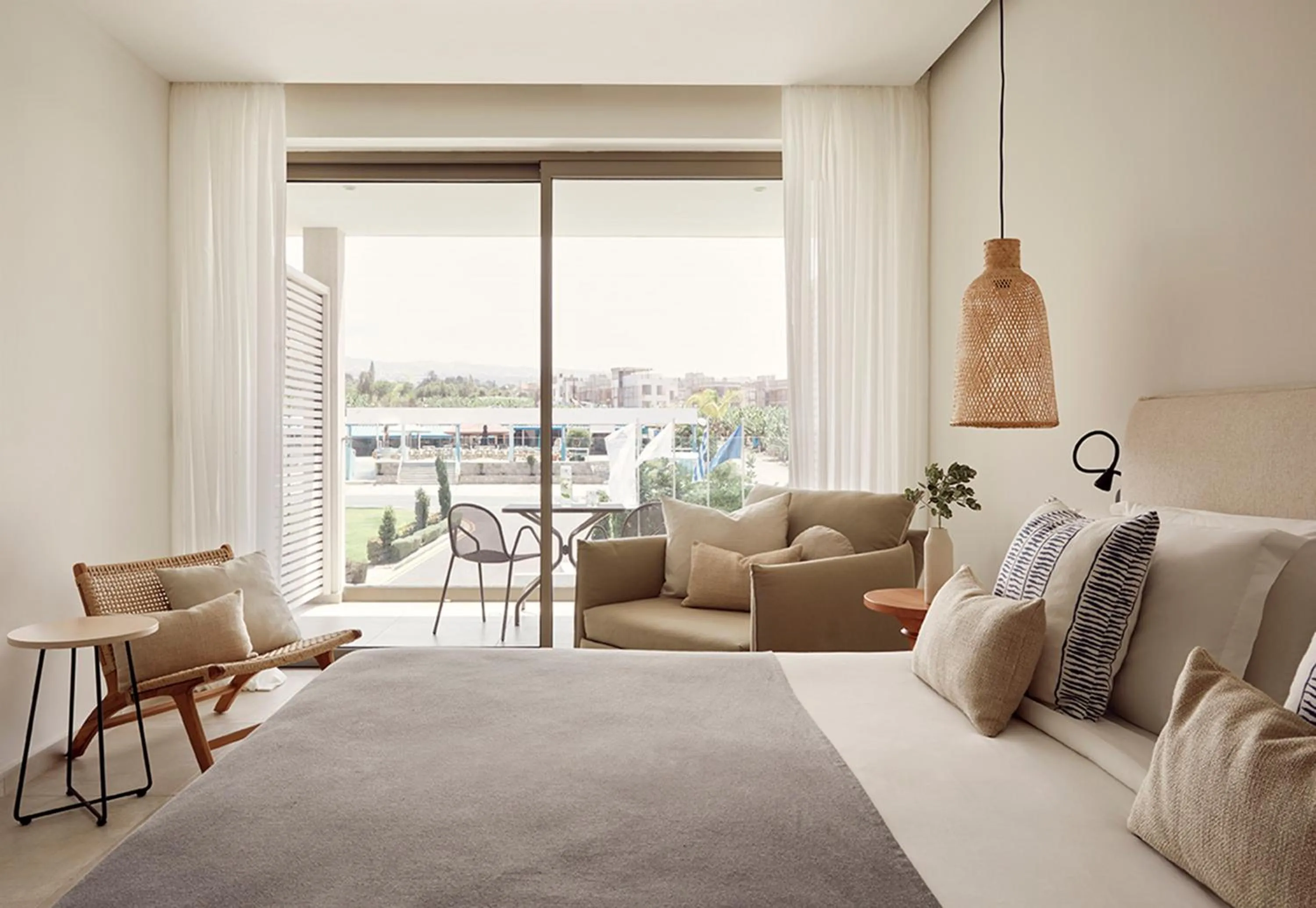 Photo of the whole room in Mare Paphos