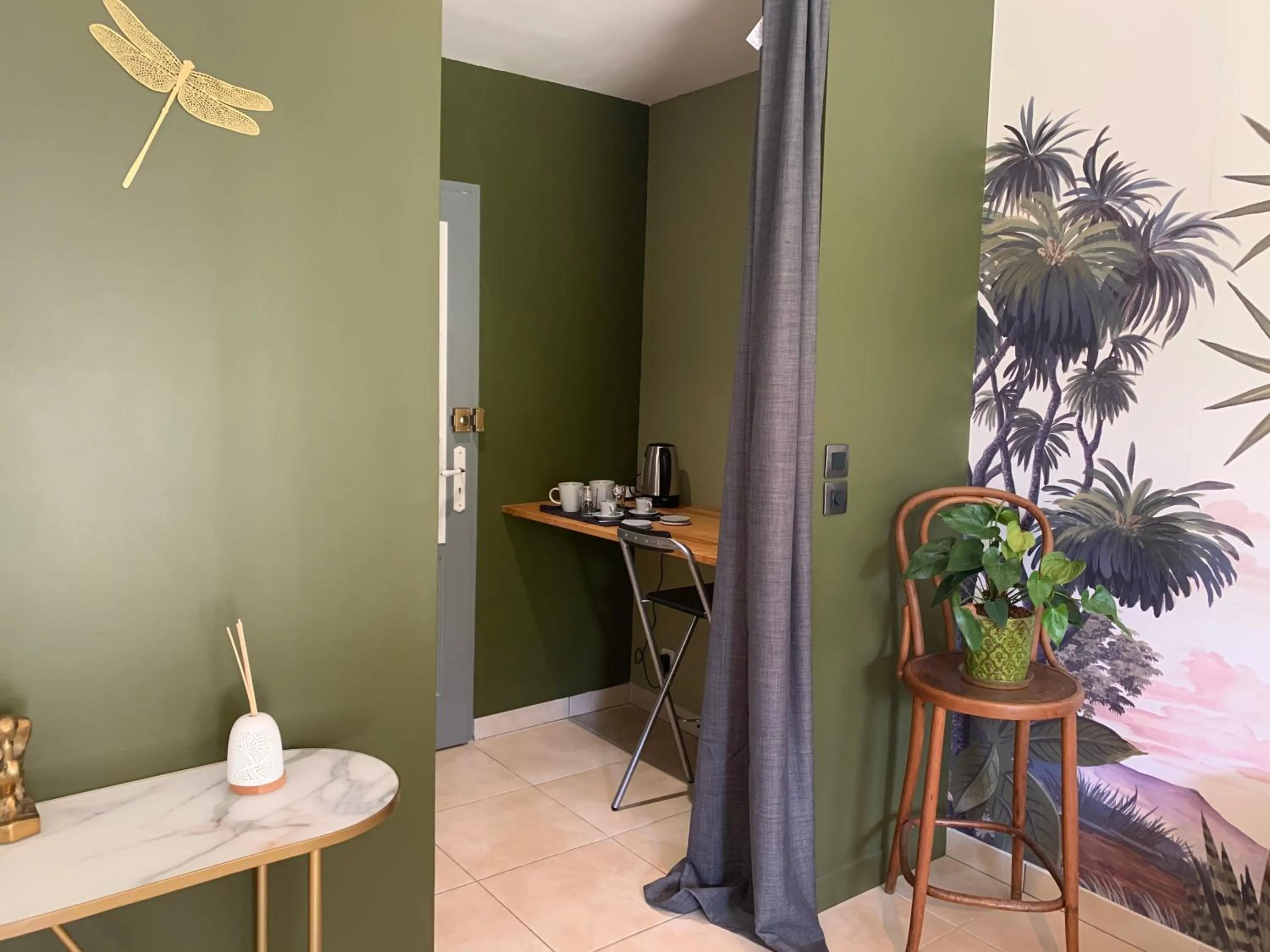 Coffee/tea facilities in Chambre en Drôme Tropicale