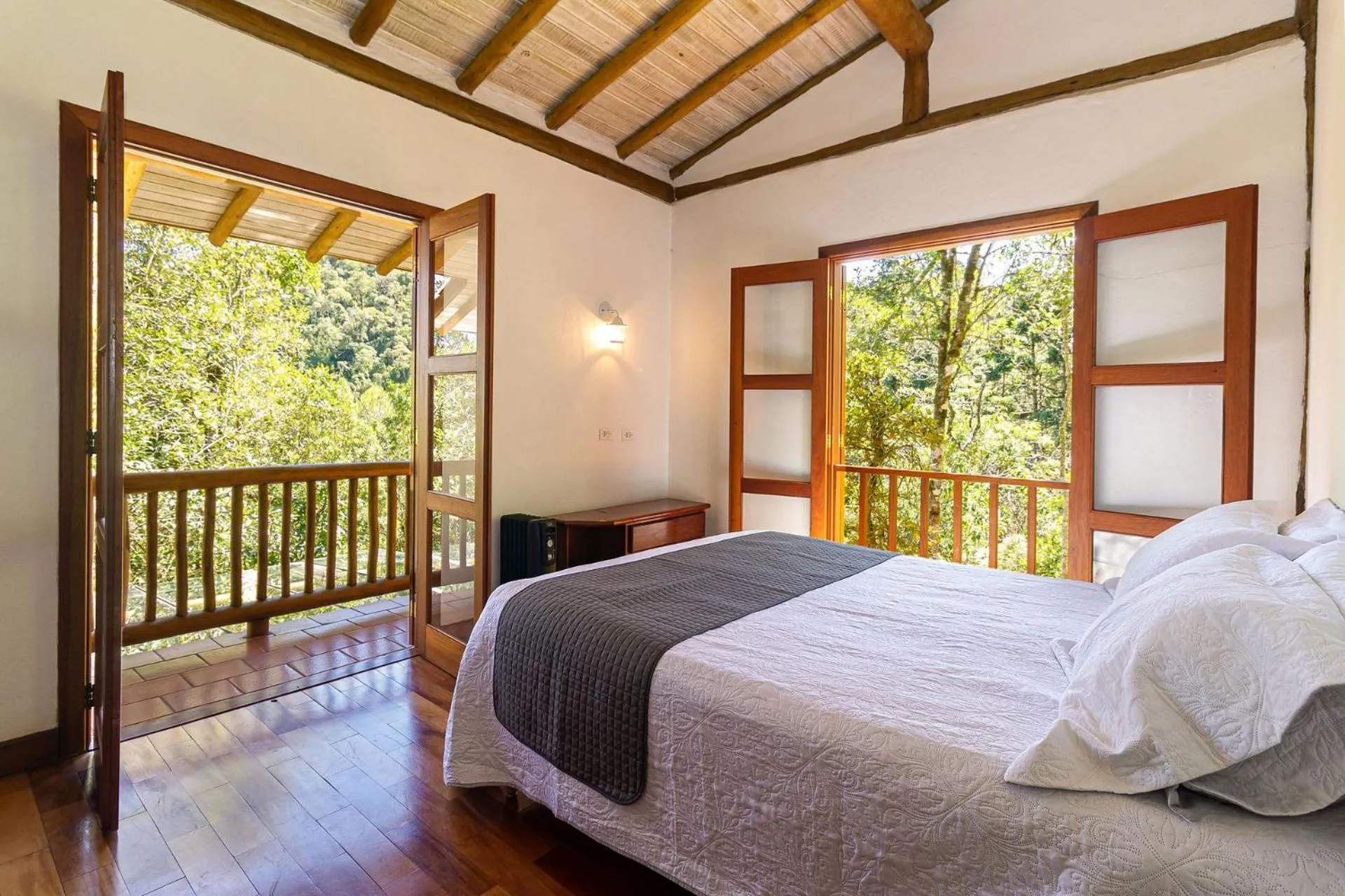 Casa com área gourmet perto do Parque Amantikir