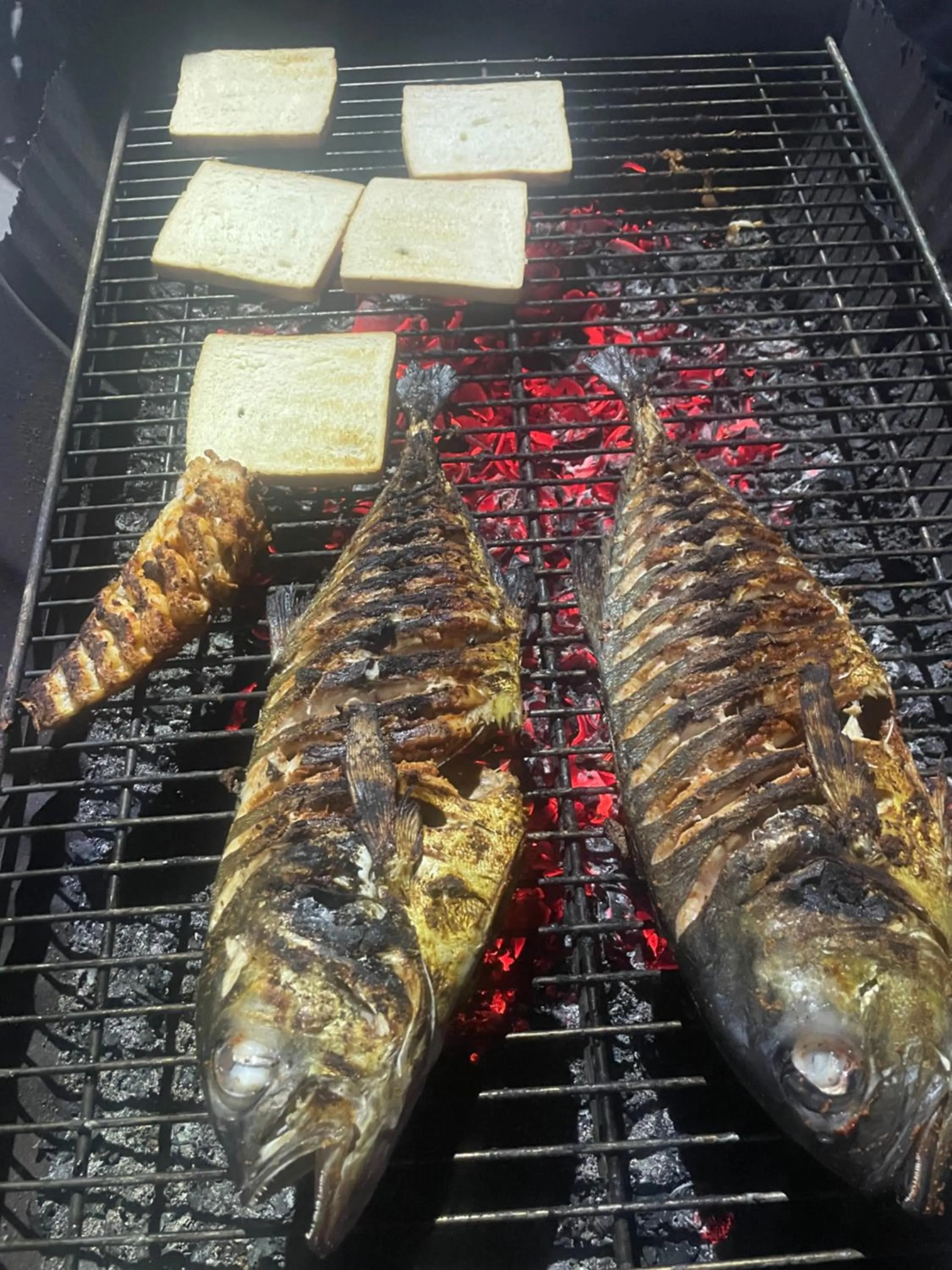 BBQ facilities in Mandhoo Inn