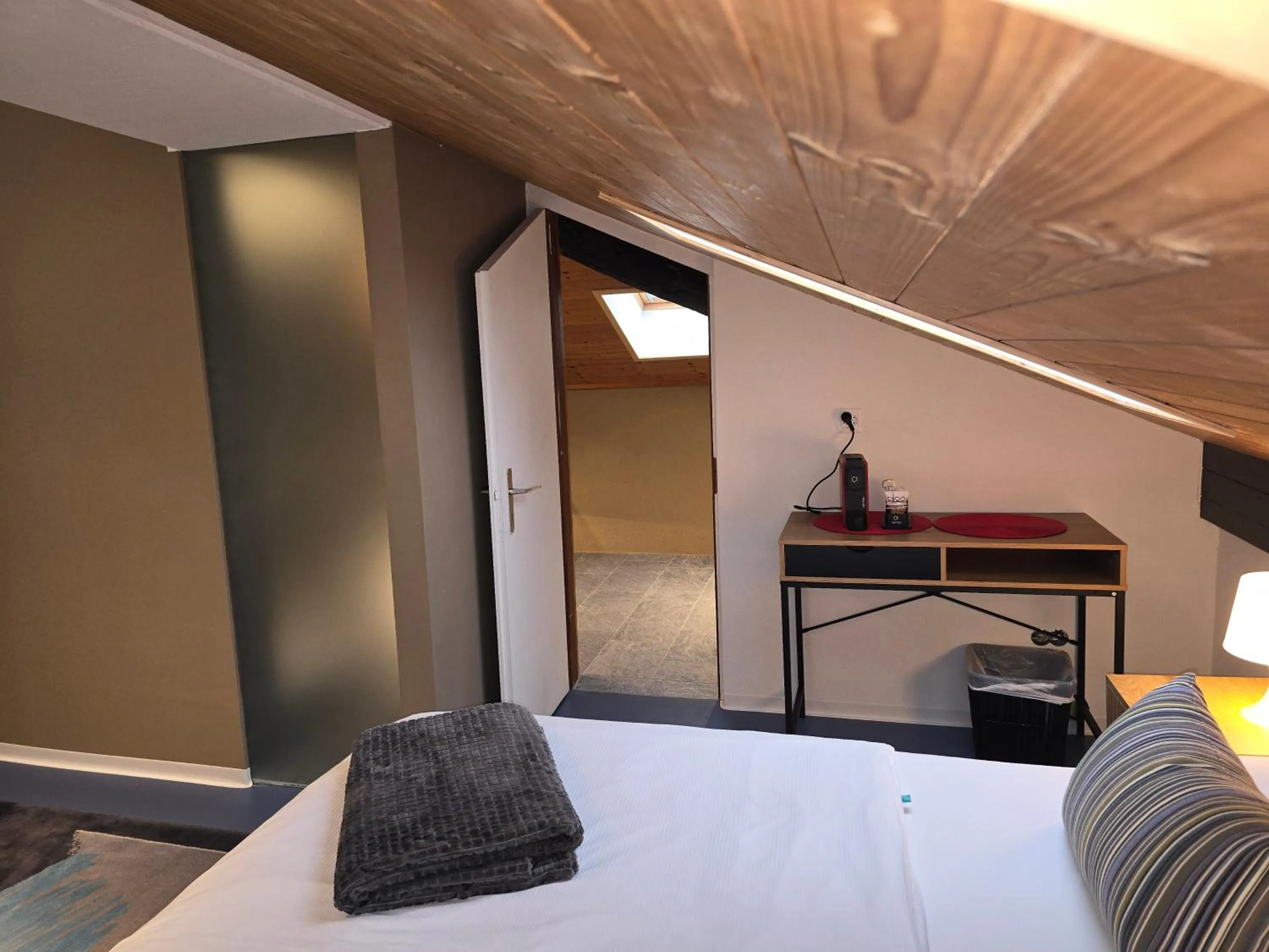 Bed in @ Home Hotel Locarno