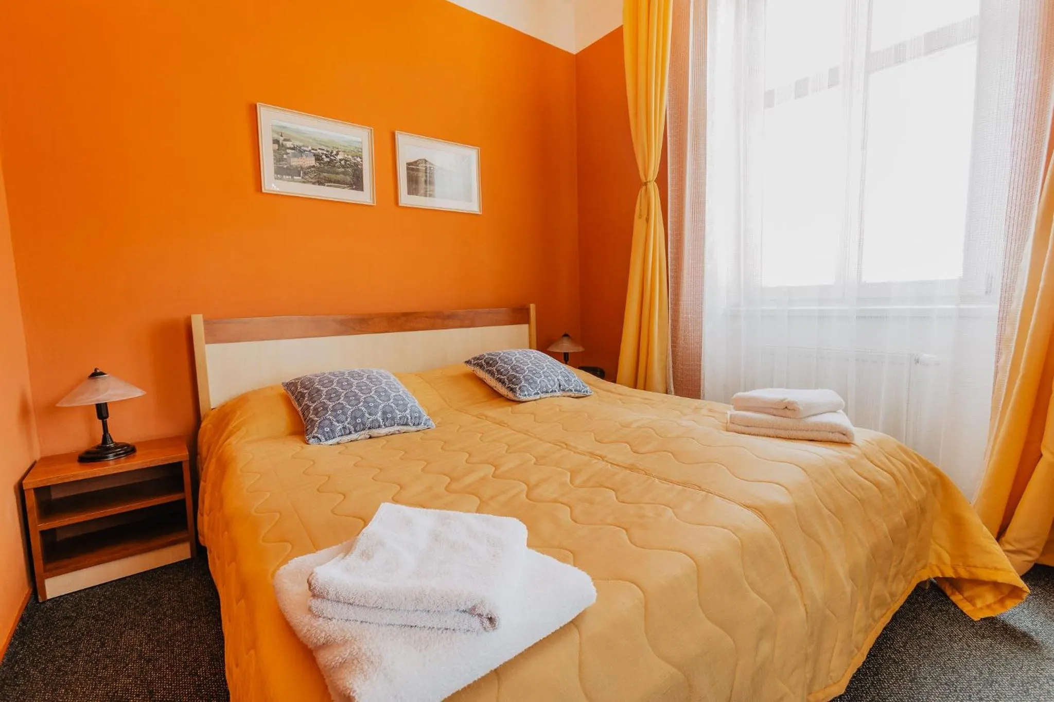 Property building, Bed in Hotel U Valdické brány