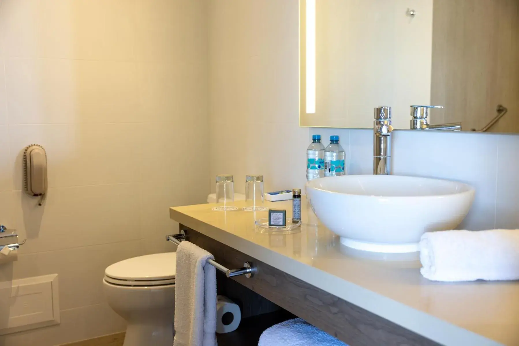 Bathroom in Aranwa Paracas Resort & Spa Bathroom in Aranwa Paracas Resort & Spa