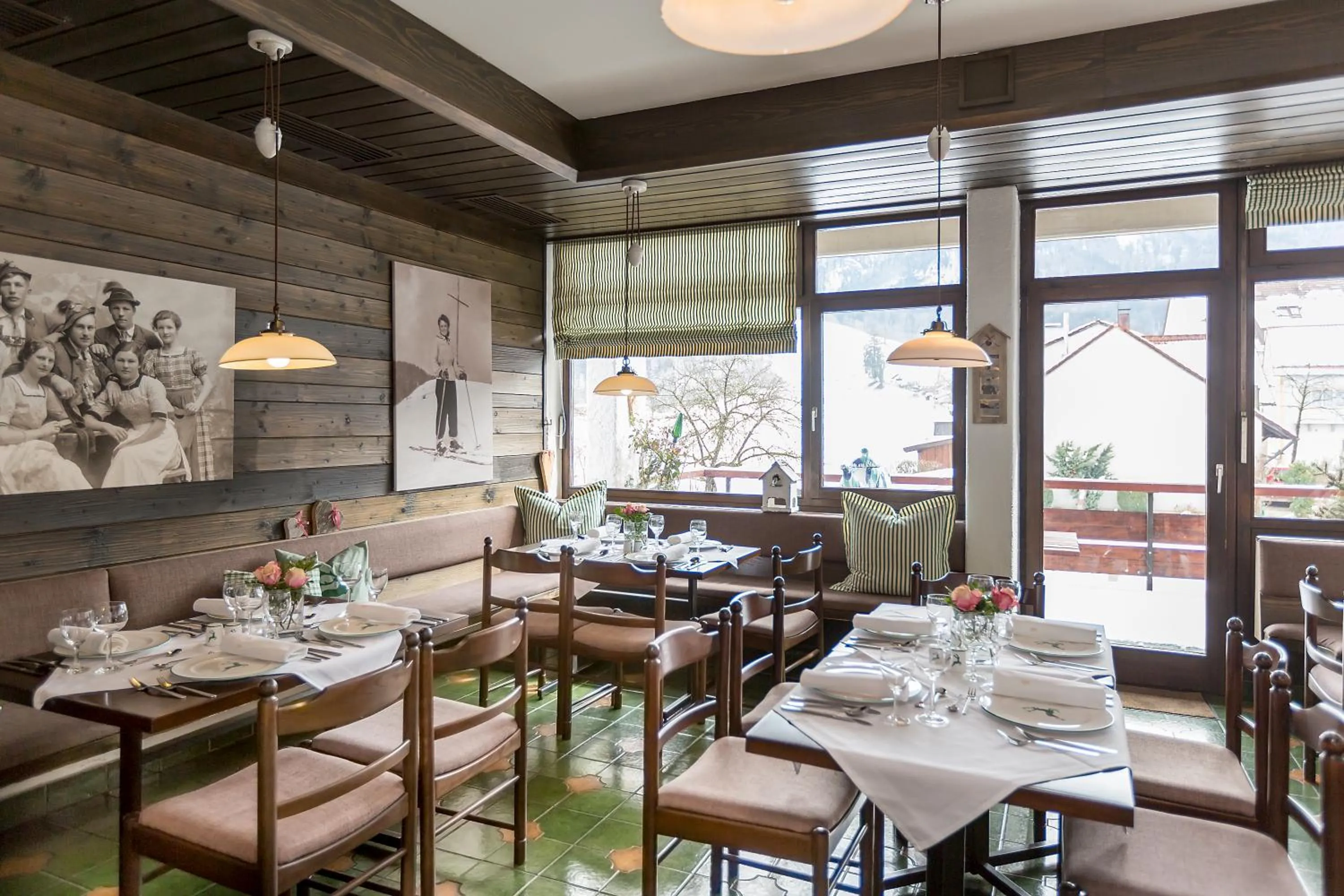 Restaurant/places to eat in Hotel Alpenhof Postillion