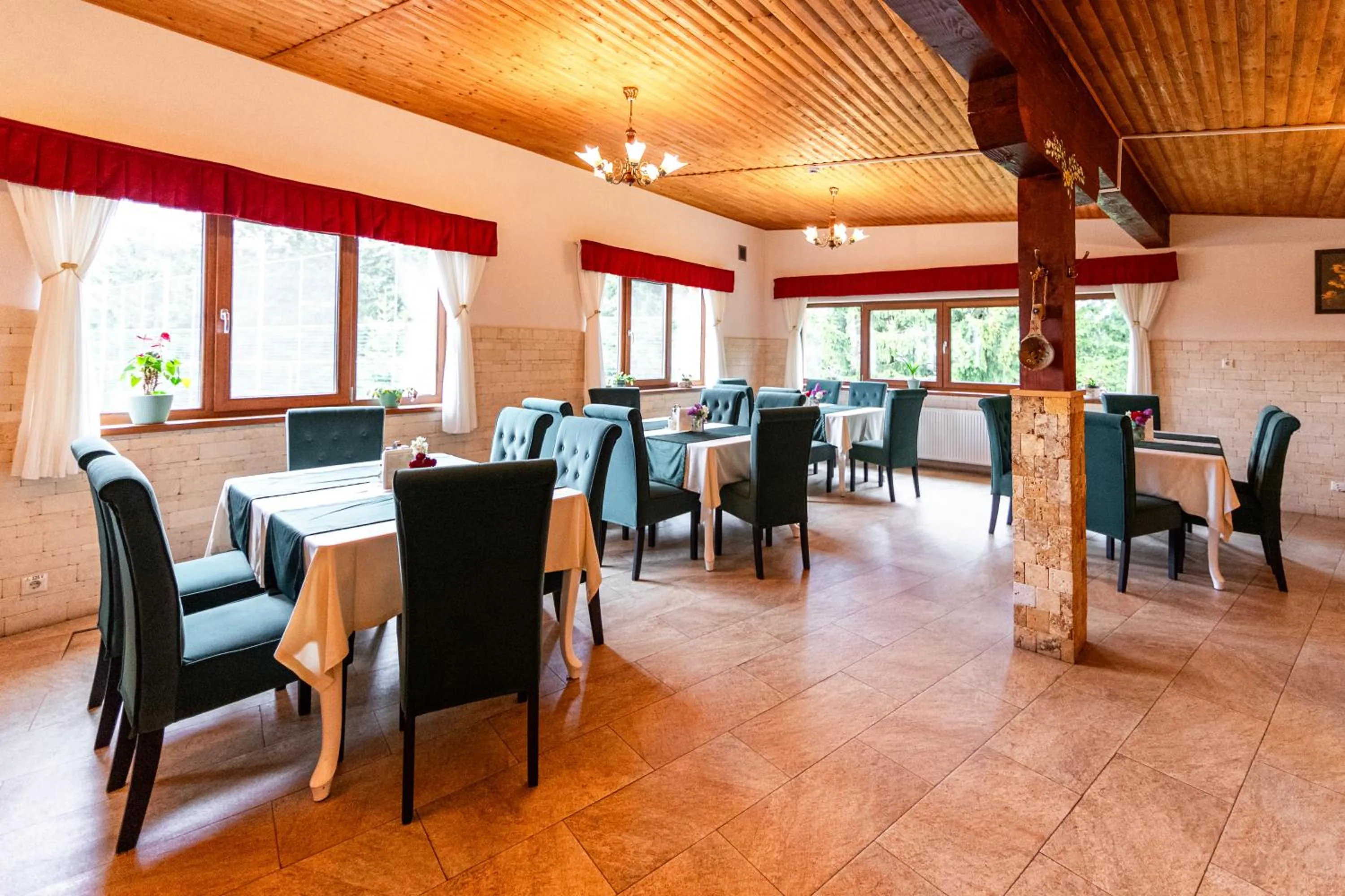 Restaurant/places to eat in Resort EuroPark Fundata