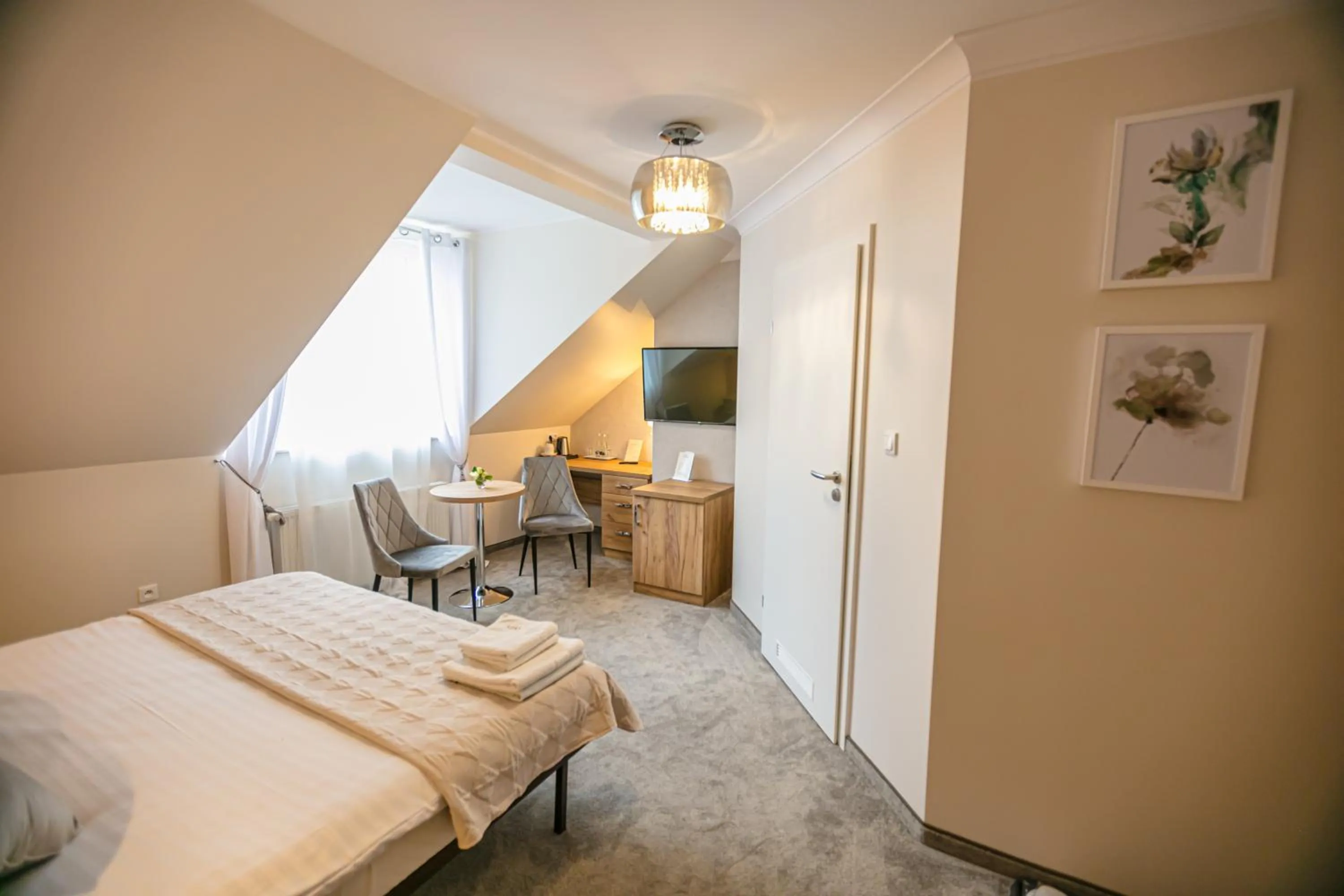 Photo of the whole room, Bed in Hotel Onyx