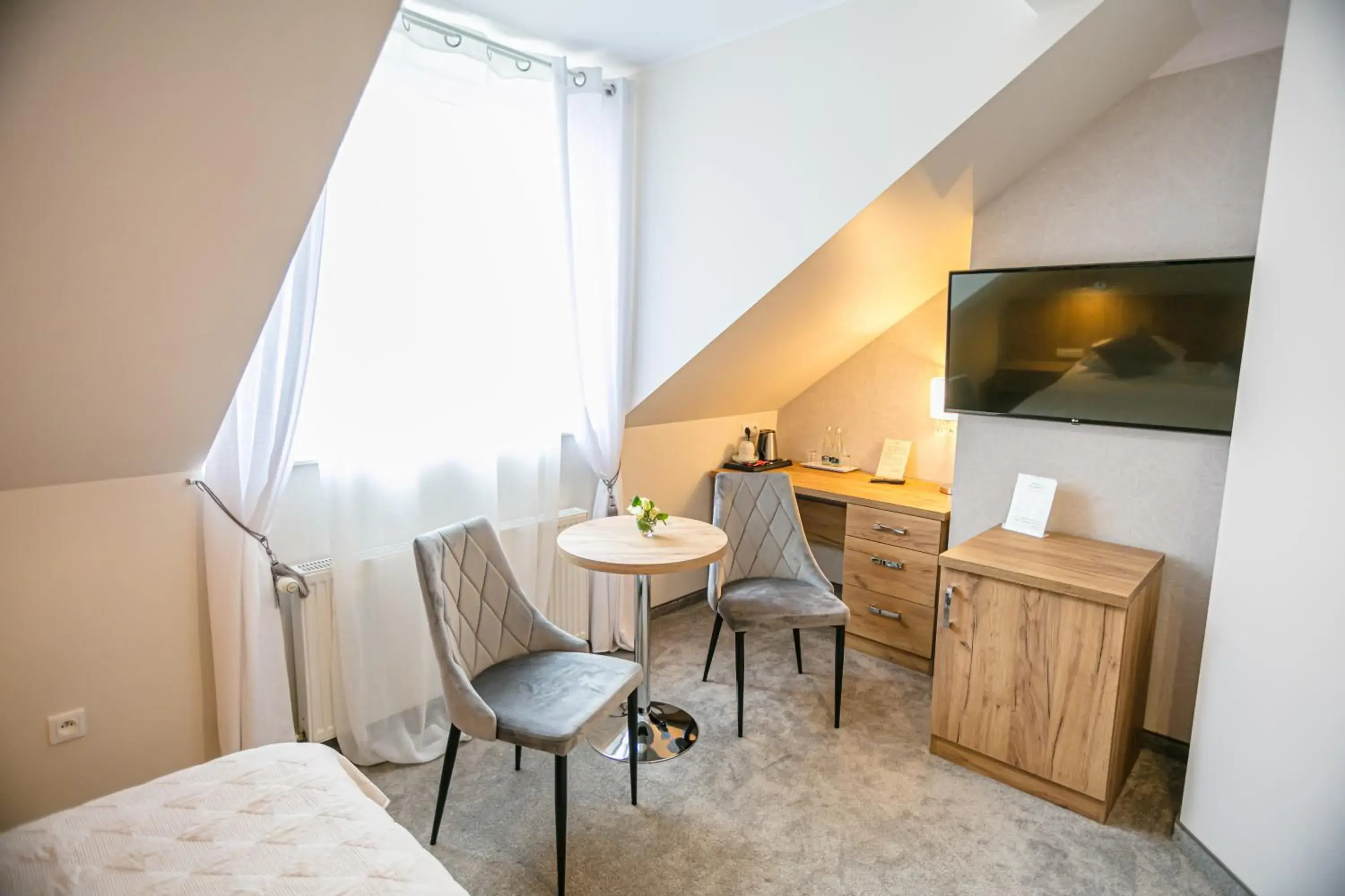 Deluxe Double Room - single occupancy in Hotel Onyx Deluxe Double Room - single occupancy in Hotel Onyx