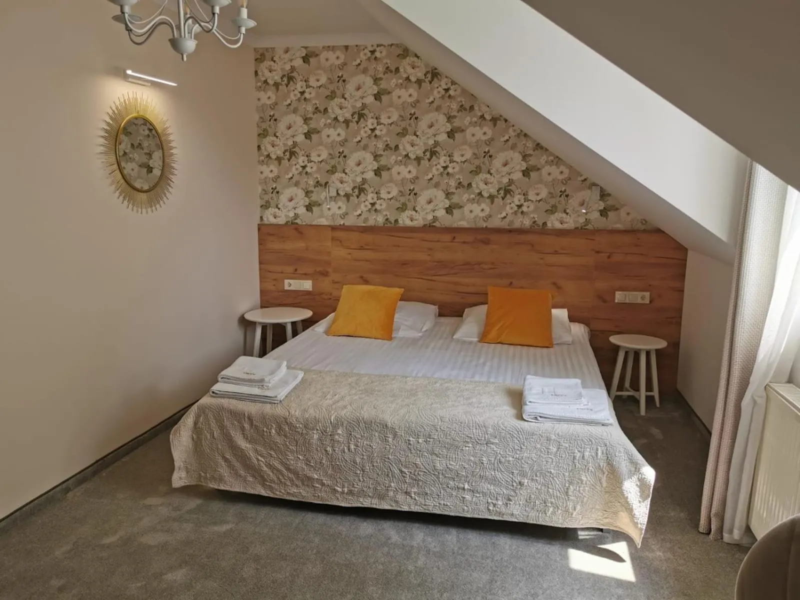 Property building, Bed in Hotel Onyx