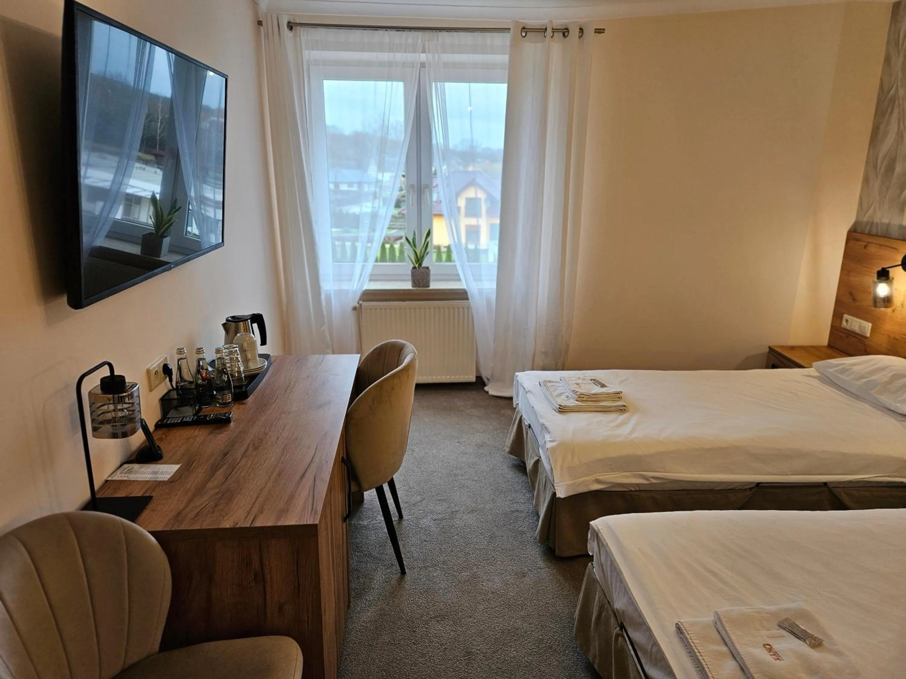 Property building, Bed in Hotel Onyx