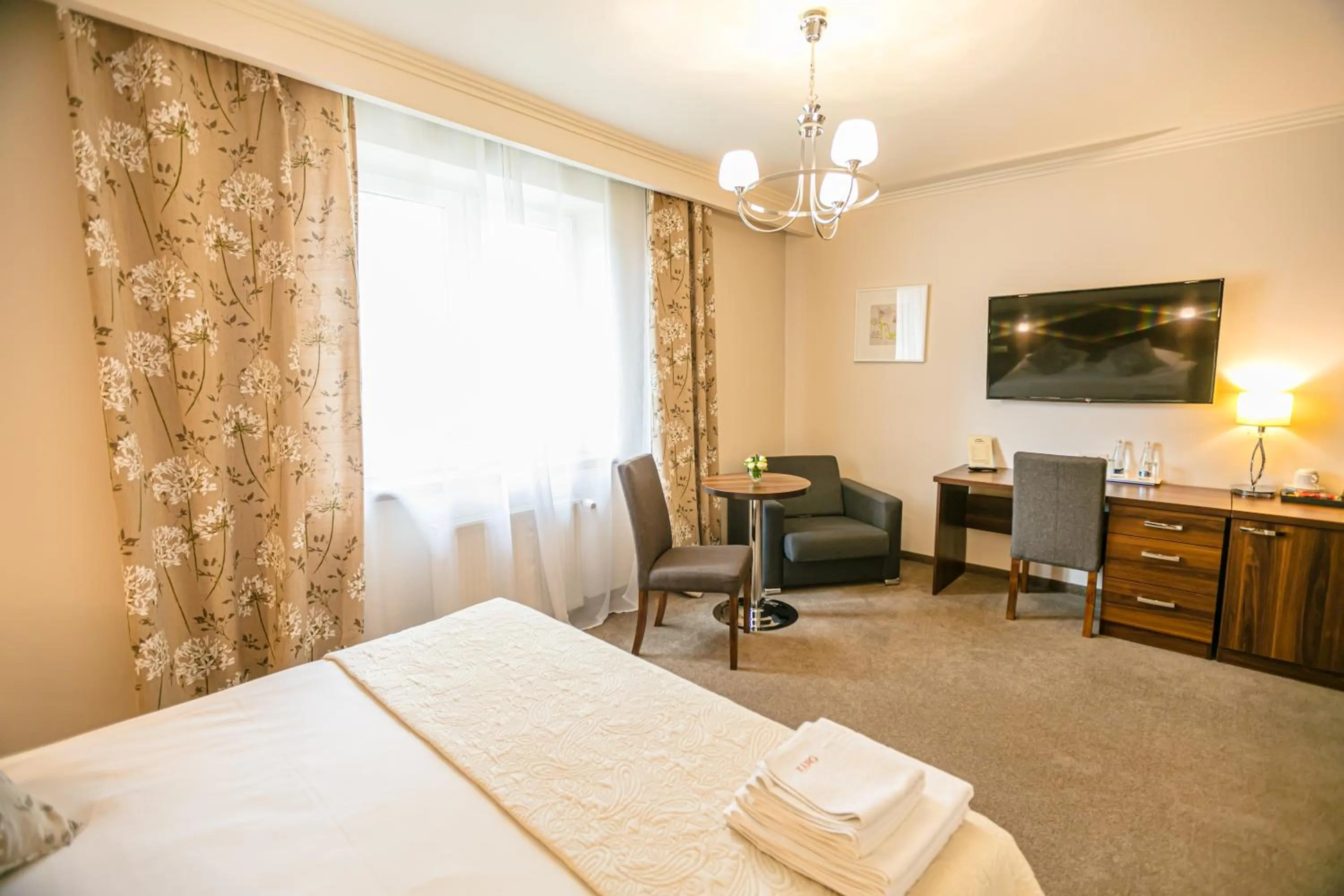 Photo of the whole room, Bed in Hotel Onyx