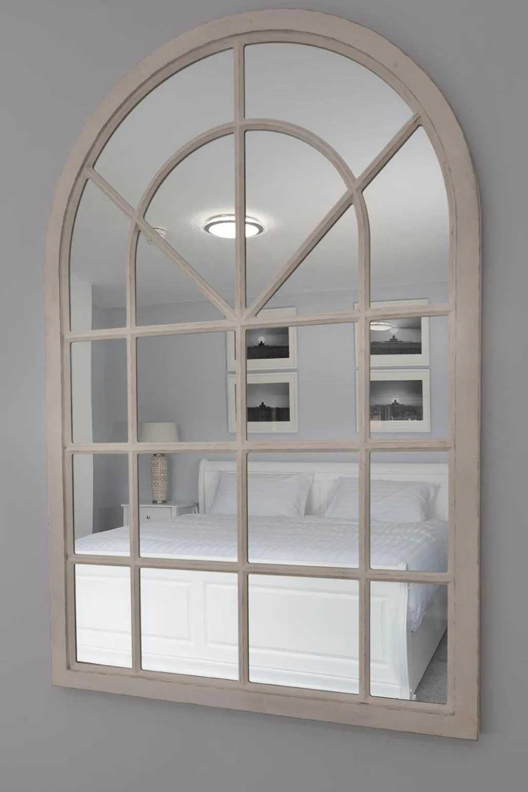 Bed in The Sleep-Inn Hare B&B